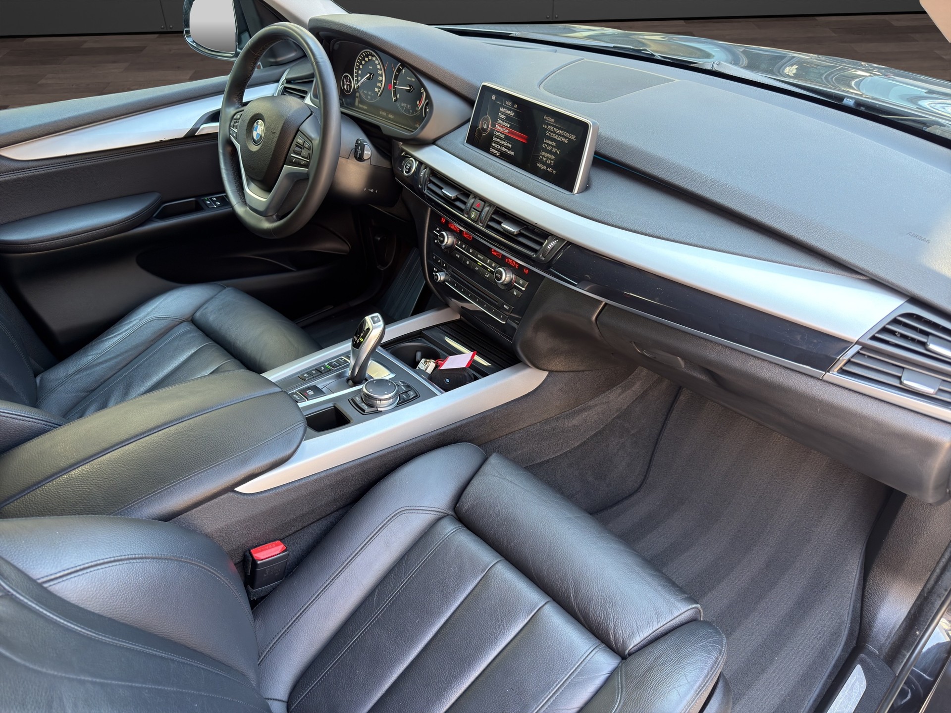 BMW X5 xDrive 30d Steptronic-image-18