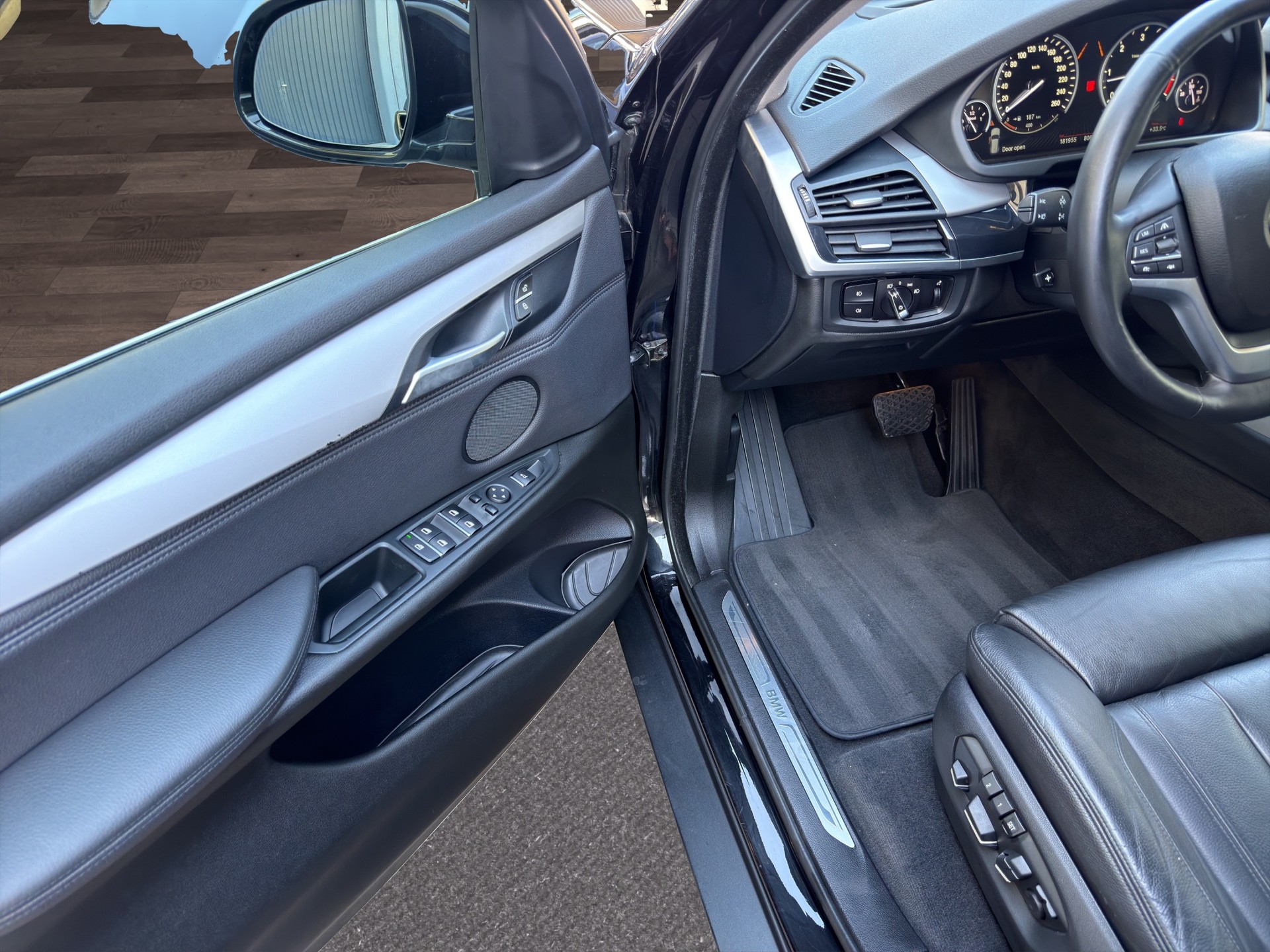 BMW X5 xDrive 30d Steptronic-image-19