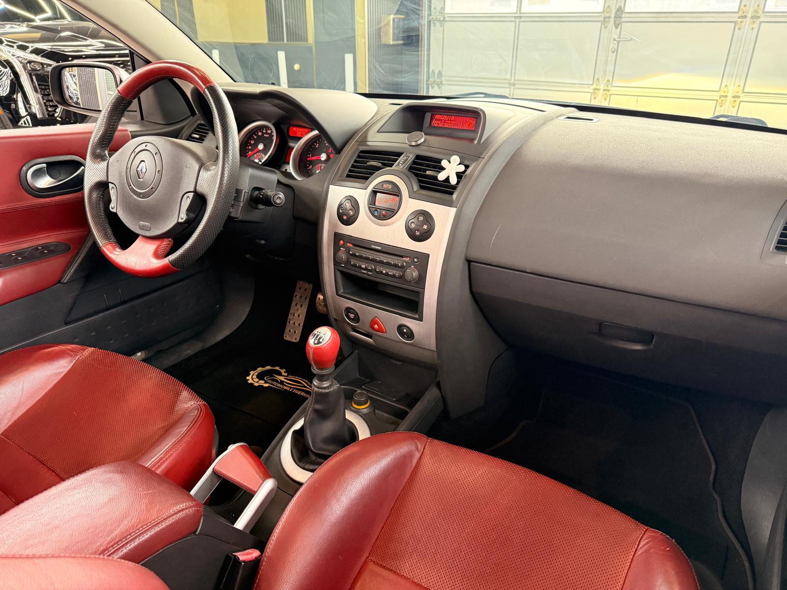 RENAULT Mégane C-C 2.0 16V T Dynamic Confort-image-13