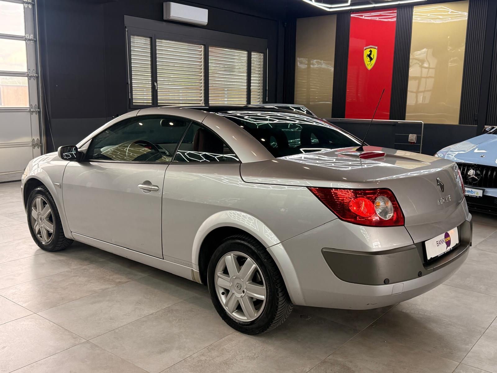 RENAULT Mégane C-C 2.0 16V T Dynamic Confort-image-8