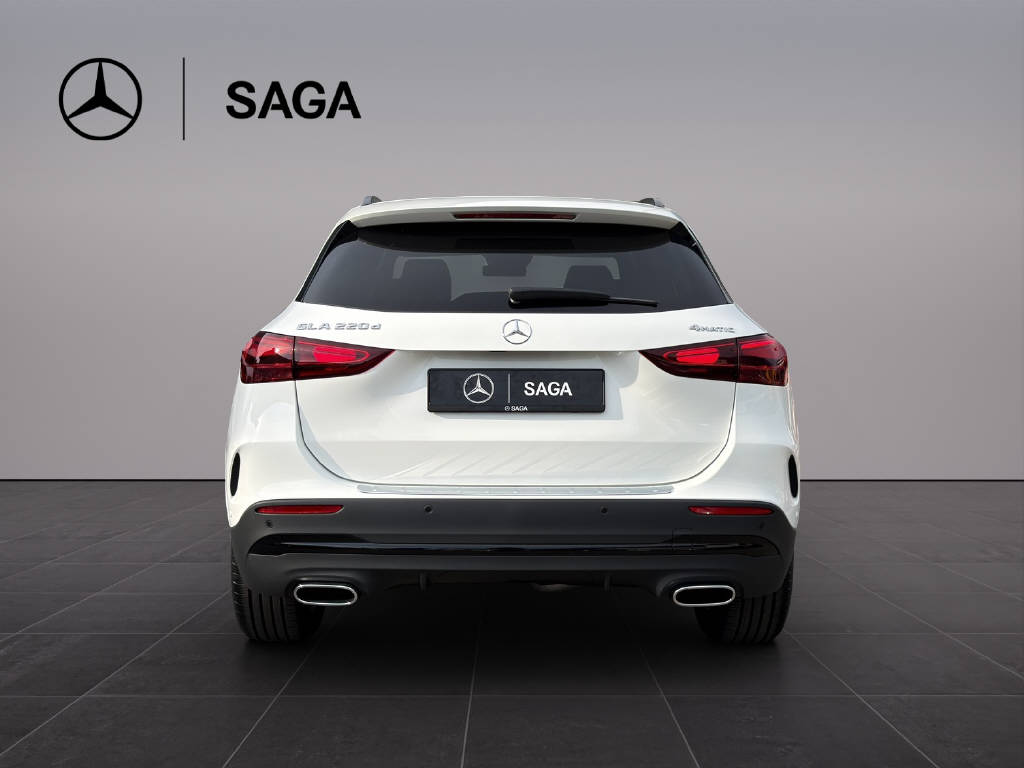 MERCEDES-BENZ GLA 220 d Swiss Star AMG Line 4matic-image-4