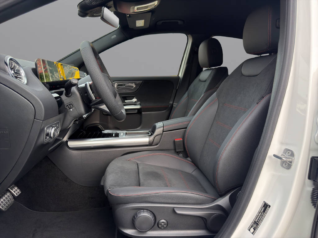 MERCEDES-BENZ GLA 220 d Swiss Star AMG Line 4matic-image-7