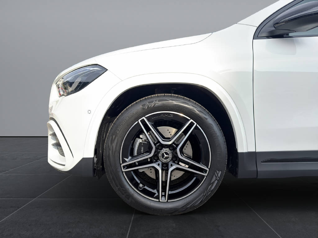 MERCEDES-BENZ GLA 220 d Swiss Star AMG Line 4matic-image-16