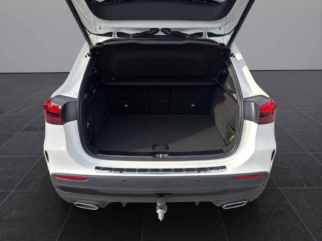 MERCEDES-BENZ GLA 220 d Swiss Star AMG Line 4matic-image-15