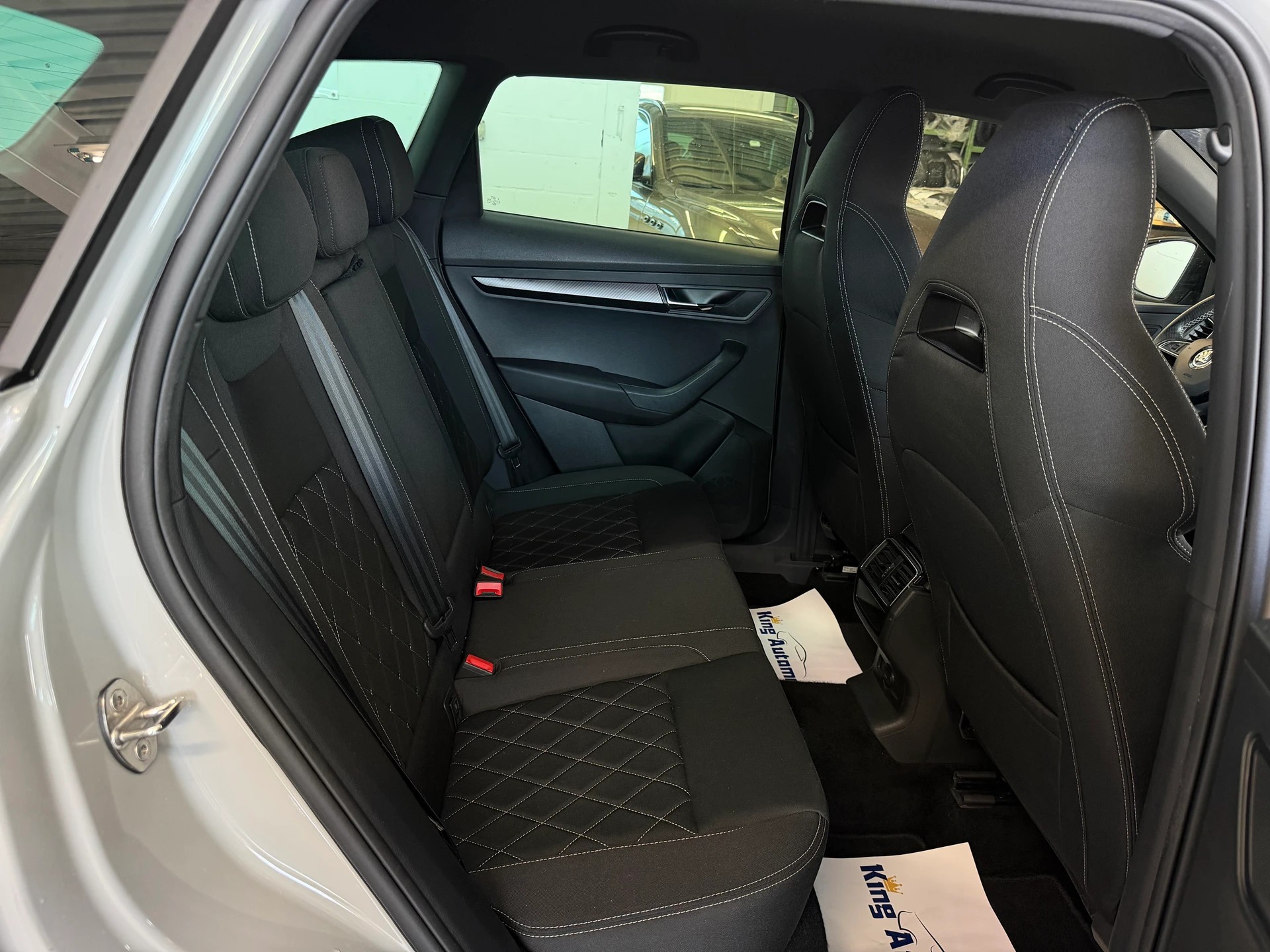 SKODA Karoq 2.0 TSI SportLine 4x4 DSG | CH-Auto | Aus 1-Hand | Frisch MFK | RF-Kamera-image-9