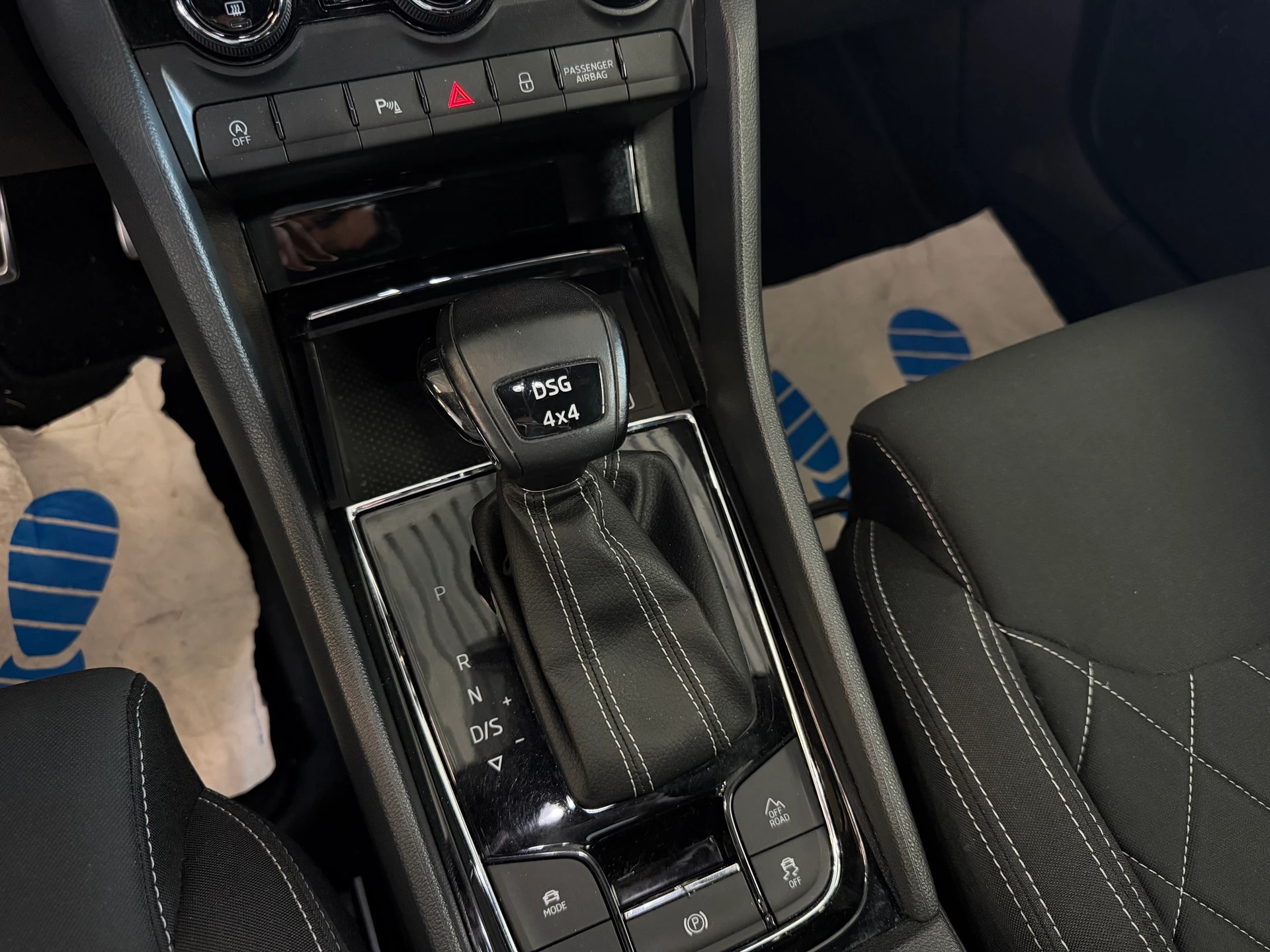 SKODA Karoq 2.0 TSI SportLine 4x4 DSG | CH-Auto | Aus 1-Hand | Frisch MFK | RF-Kamera-image-12