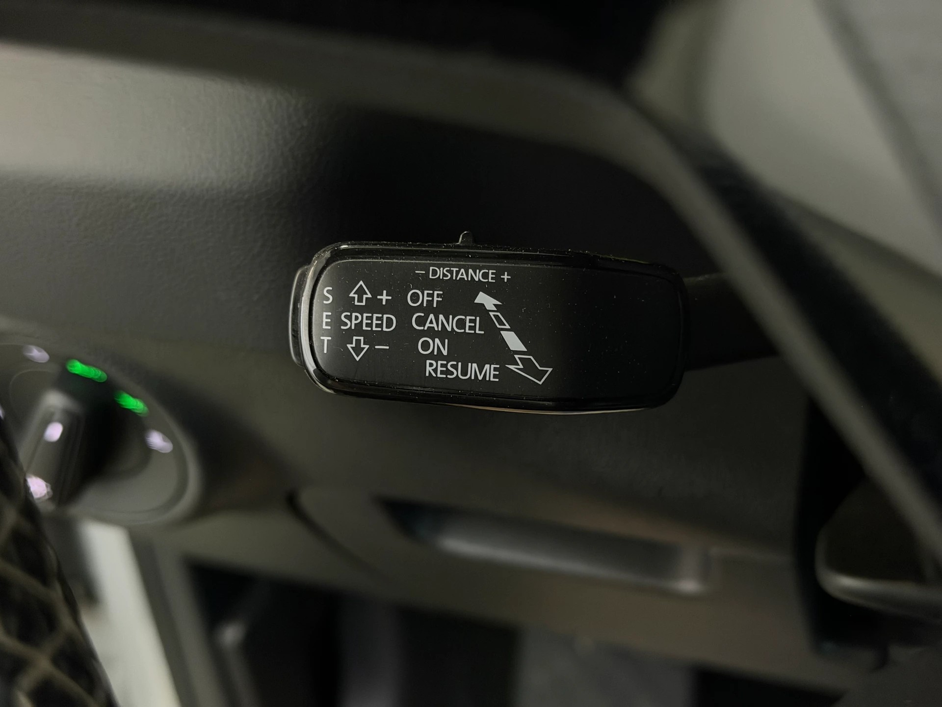 SKODA Karoq 2.0 TSI SportLine 4x4 DSG | CH-Auto | Aus 1-Hand | Frisch MFK | RF-Kamera-image-13