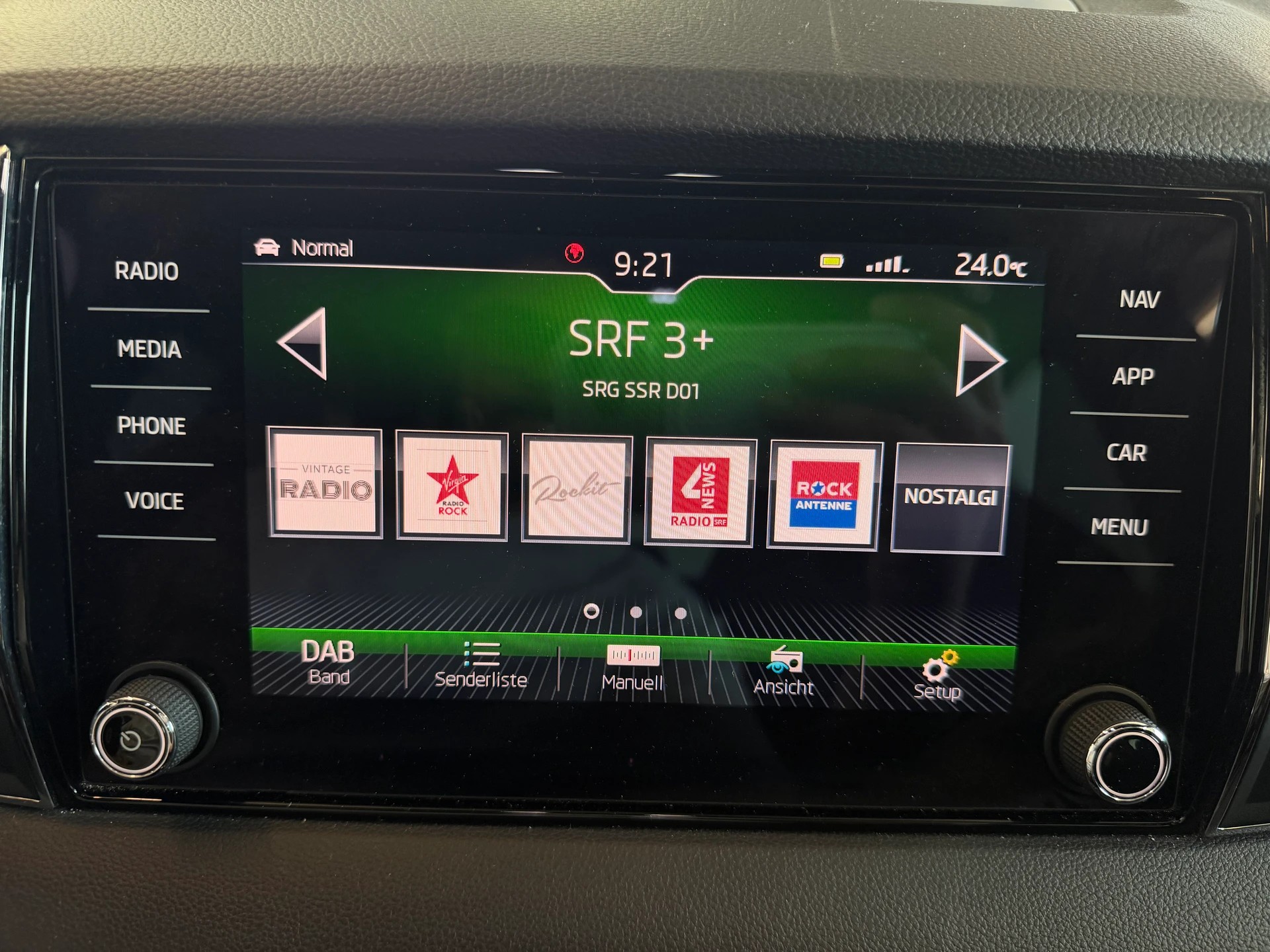SKODA Karoq 2.0 TSI SportLine 4x4 DSG | CH-Auto | Aus 1-Hand | Frisch MFK | RF-Kamera-image-19