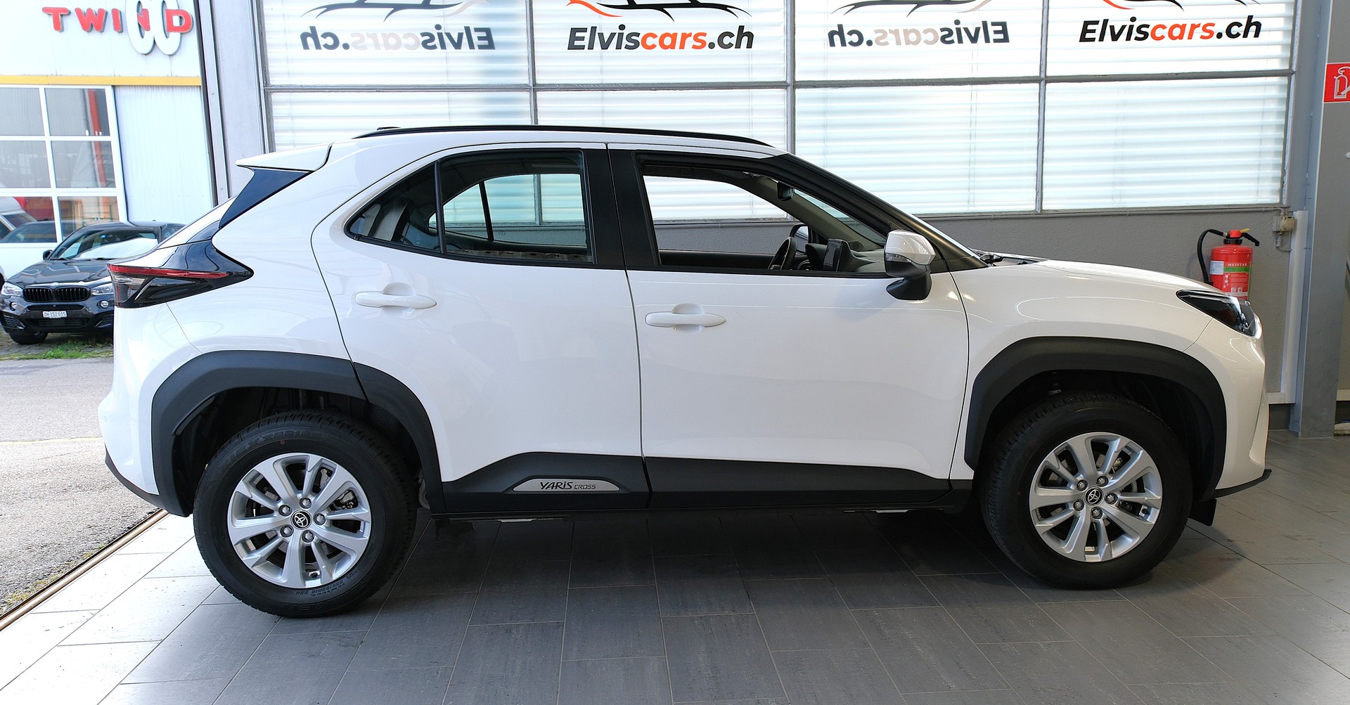 TOYOTA Yaris Cross 1.5 Trend e-CVT-image-27