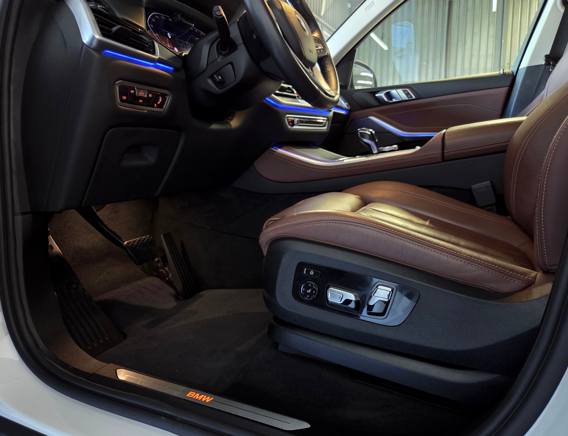 BMW X5 40d xDrive 7-Plätzer-image-16