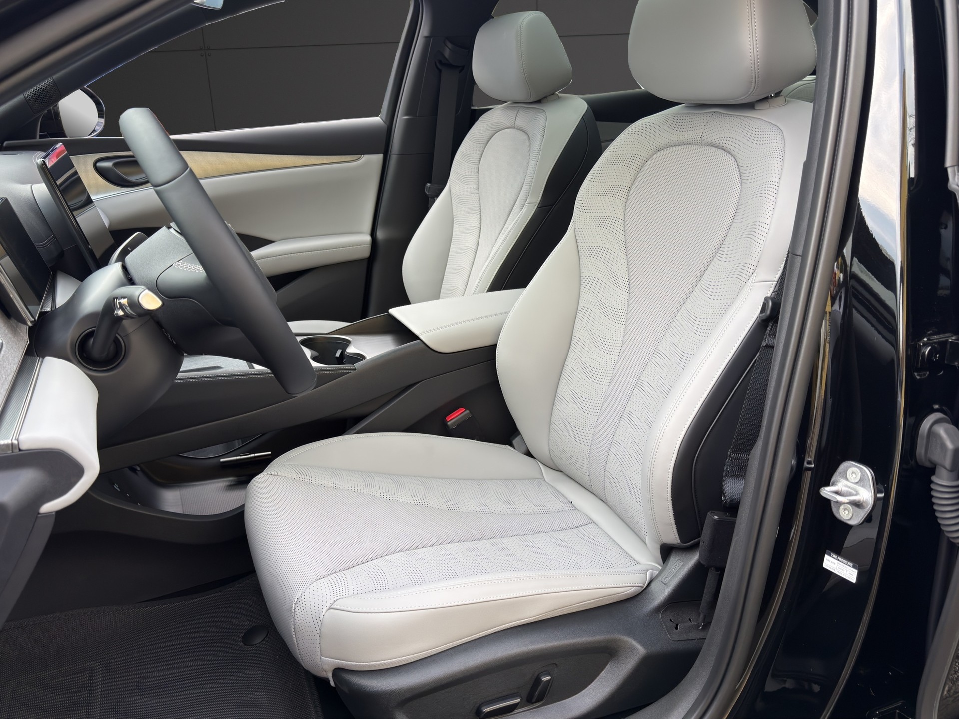 BYD Seal 6 DM-i Touring Comfort-image-8