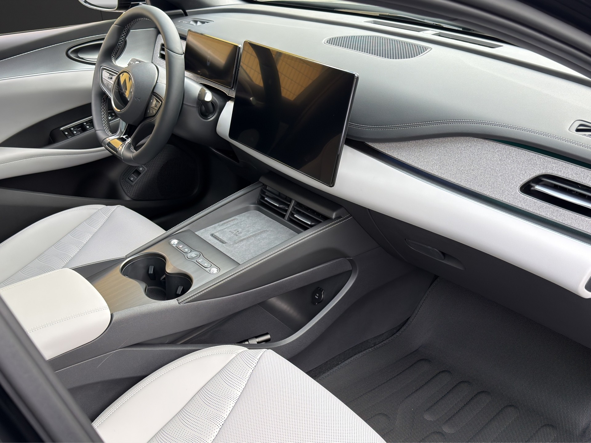 BYD Seal 6 DM-i Touring Comfort-image-10