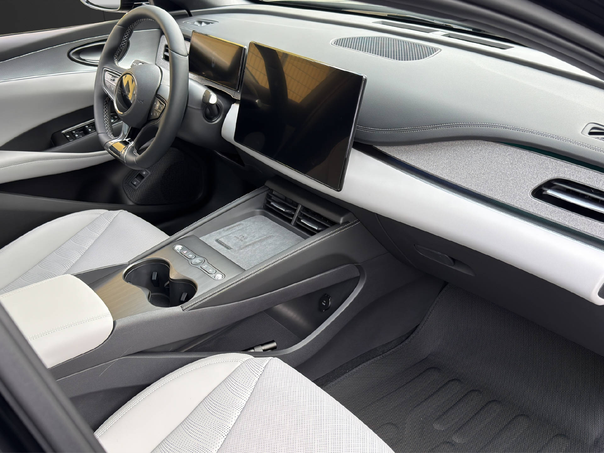 BYD Seal 6 DM-i Touring Comfort-image-9