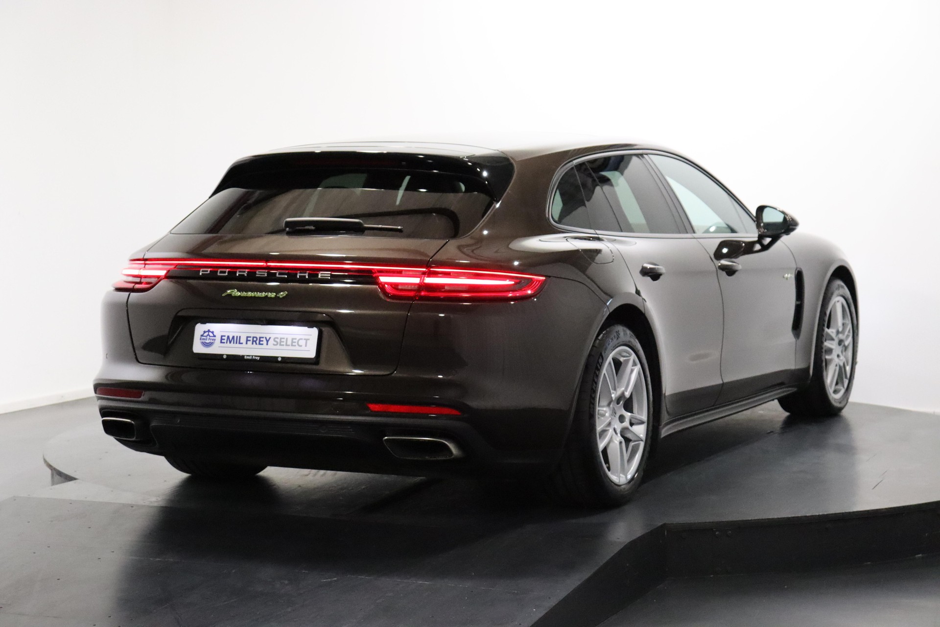 PORSCHE Panamera Sport Turismo 2.9 V6 4 E-Hybrid-image-8