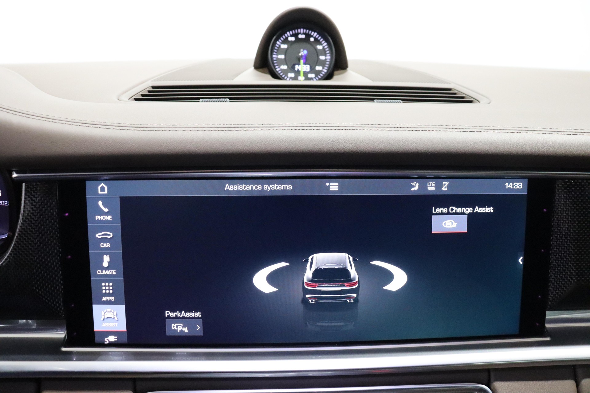 PORSCHE Panamera Sport Turismo 2.9 V6 4 E-Hybrid-image-18