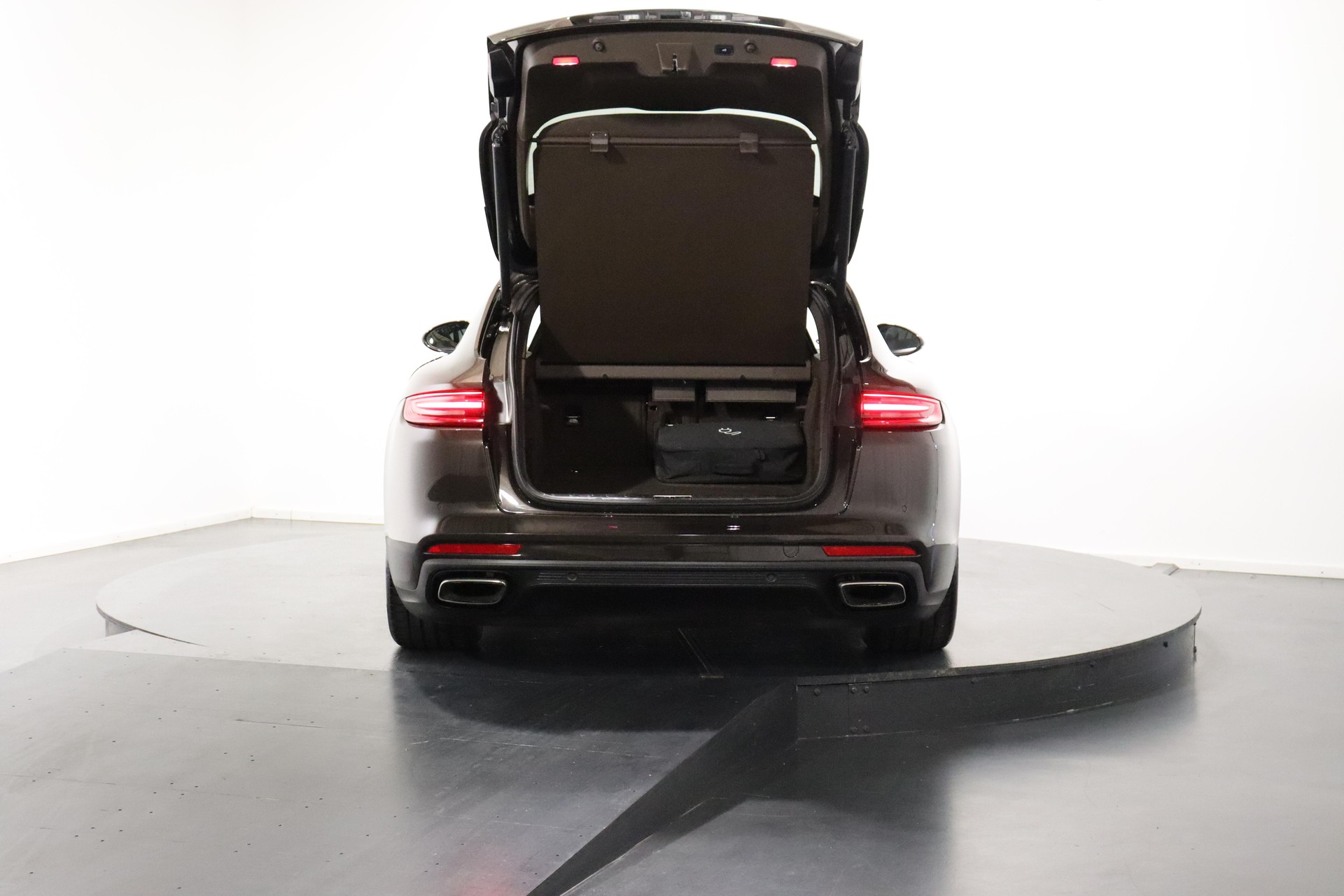 PORSCHE Panamera Sport Turismo 2.9 V6 4 E-Hybrid-image-9