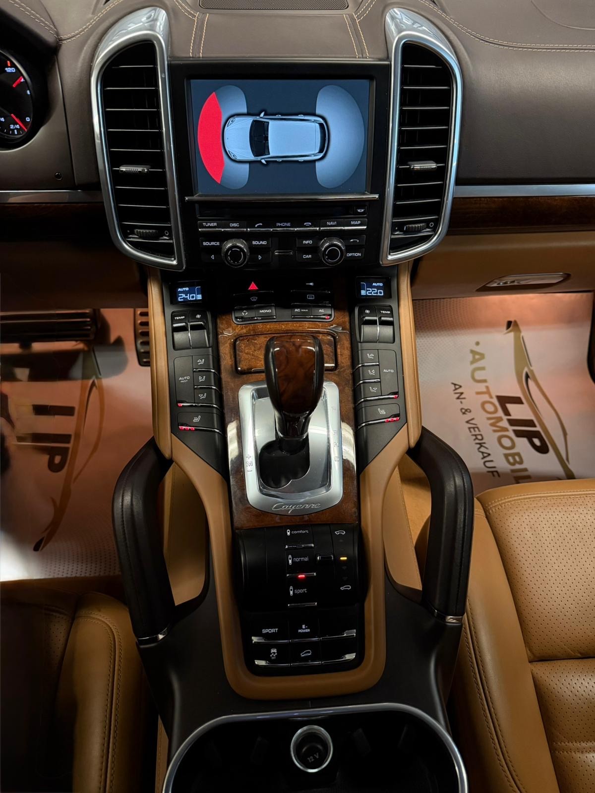 PORSCHE Cayenne S Hybrid-image-11