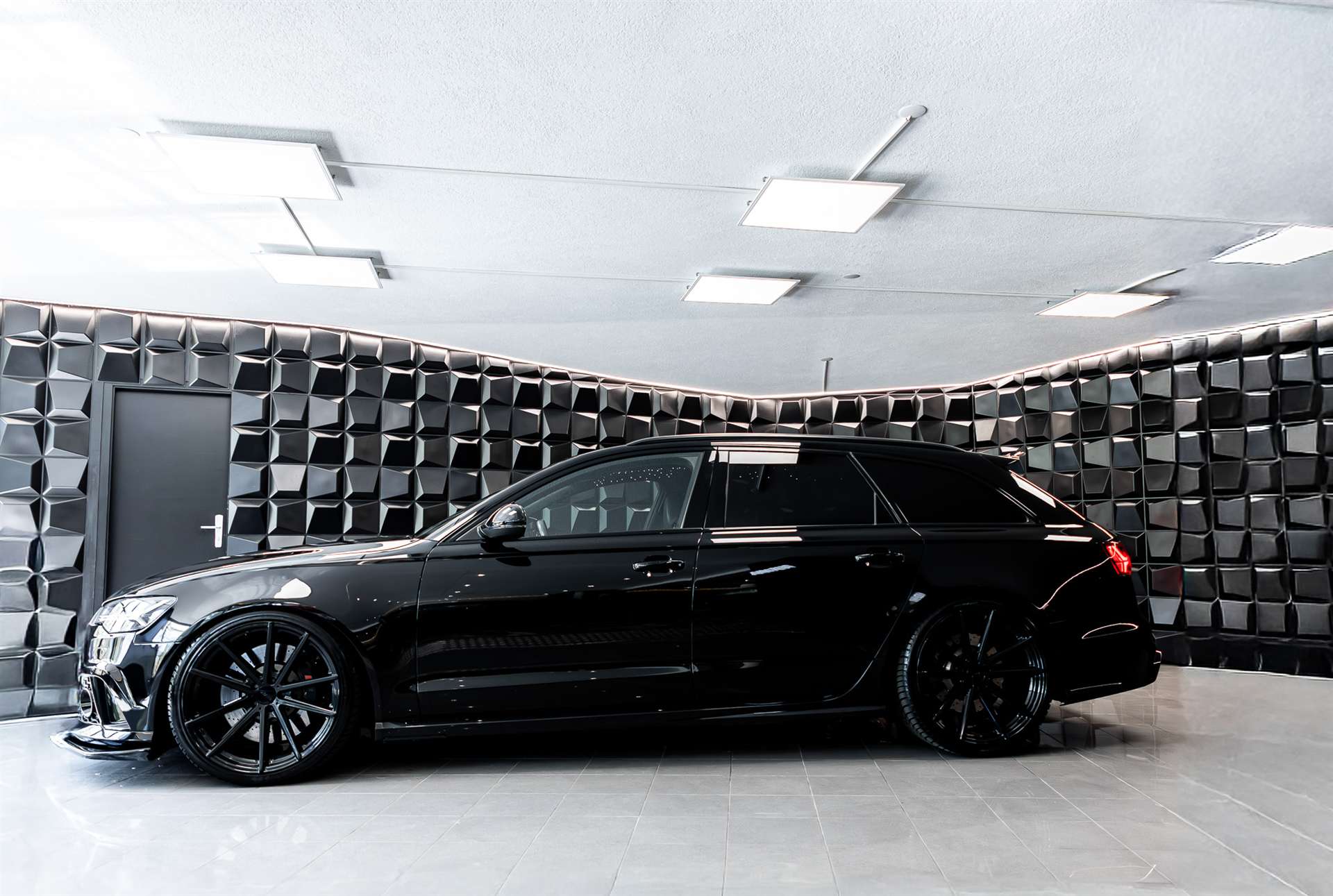 AUDI RS6 Avant 4.0 TFSI V8 quattro Tiptronic-showroom-element-1