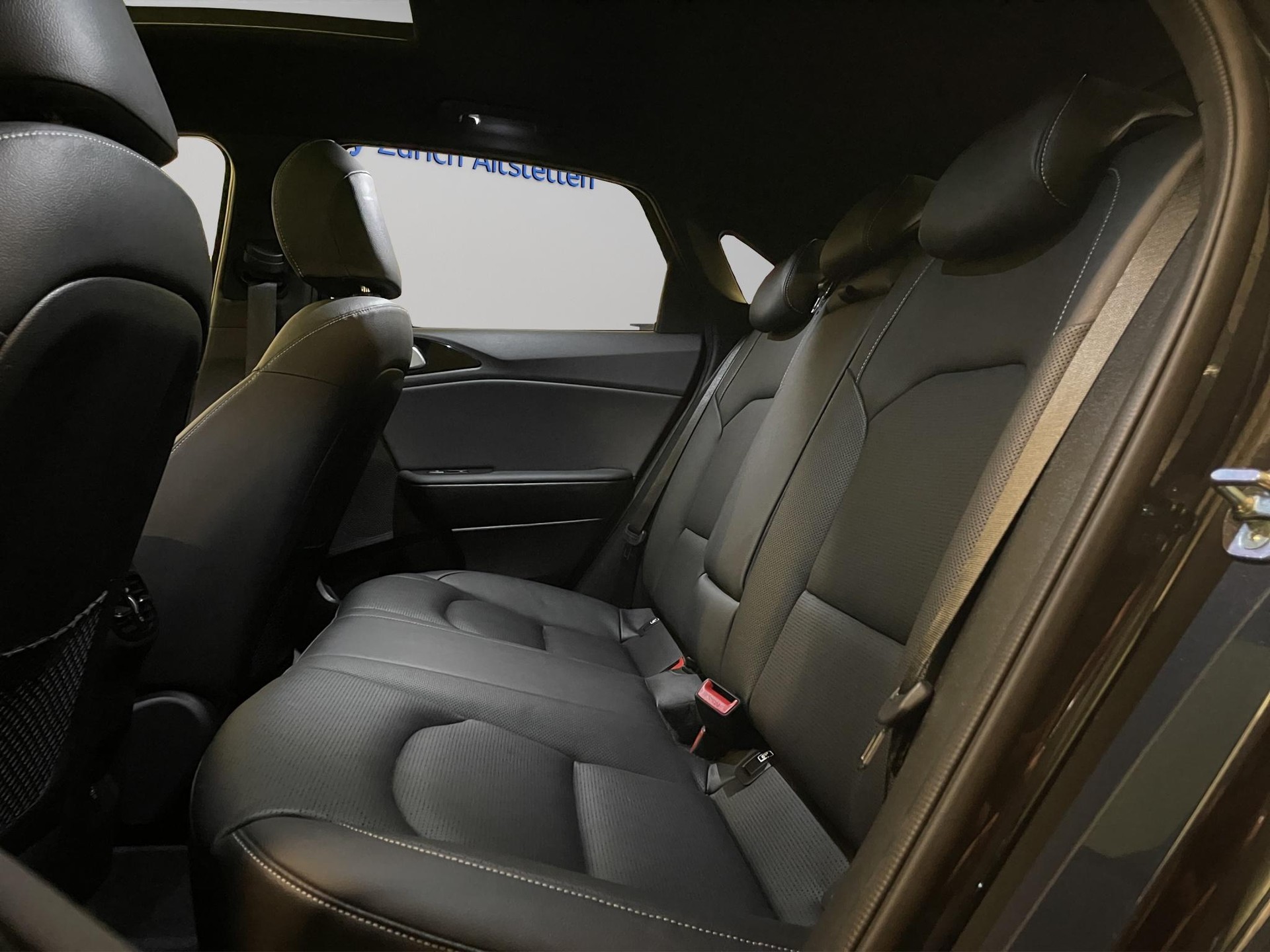 KIA Ceed 1.5 T-GDi MHEV GT-Line-image-9