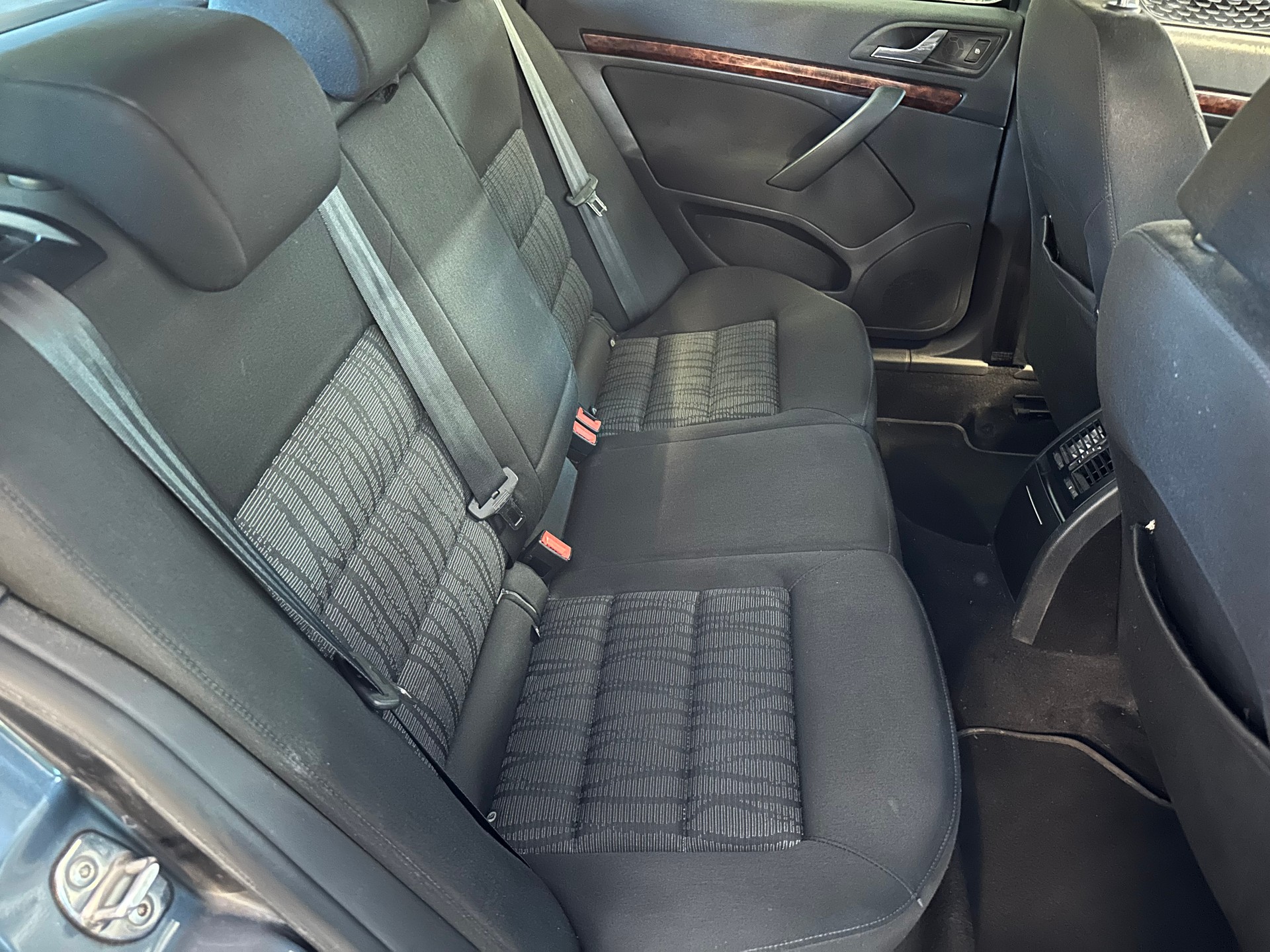 SKODA Octavia Combi 1.4 TSI Ambiente-image-8