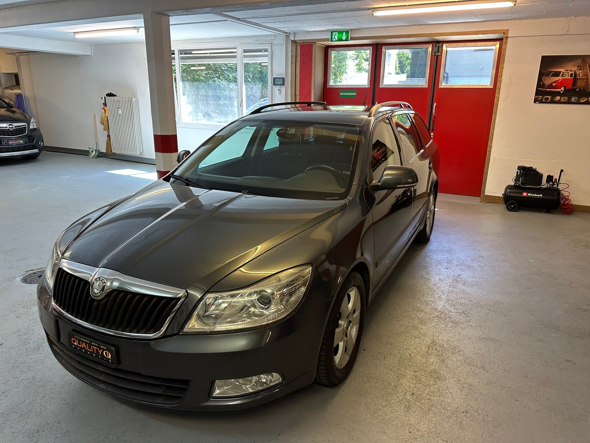 SKODA Octavia Combi 1.4 TSI Ambiente-image-3