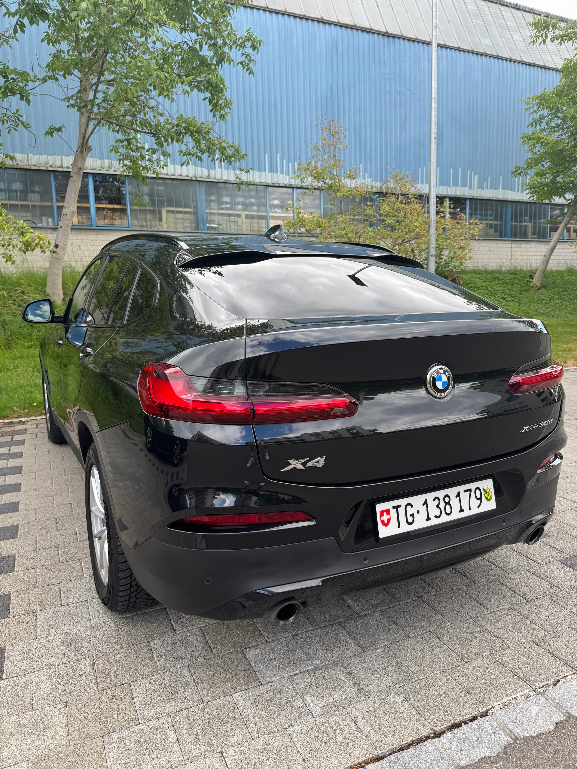 BMW 30d xDrive-image-2