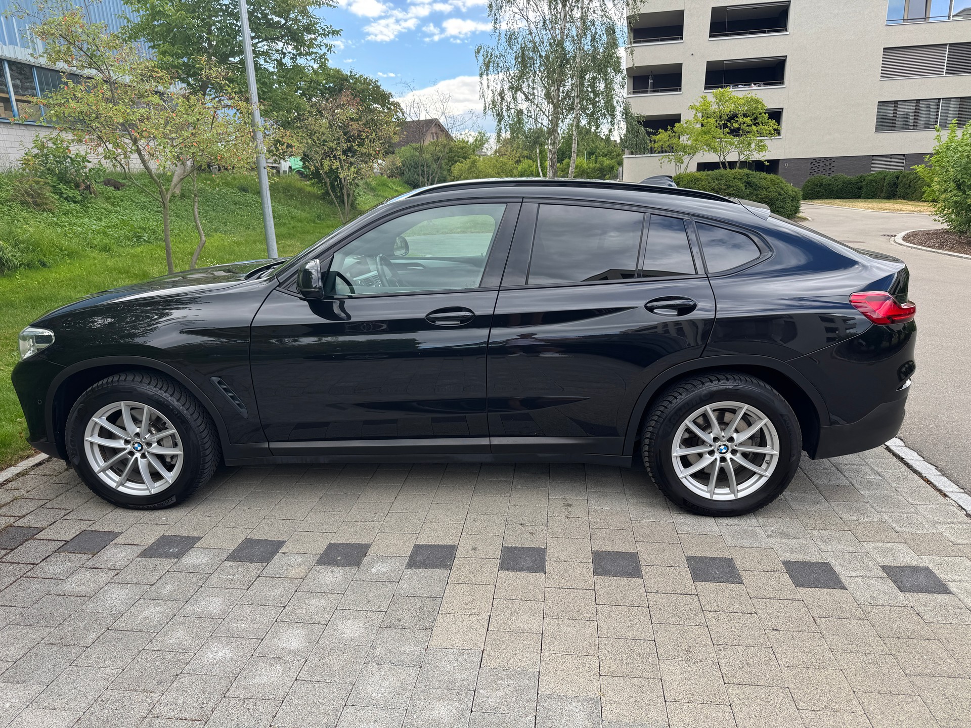 BMW 30d xDrive-image-1