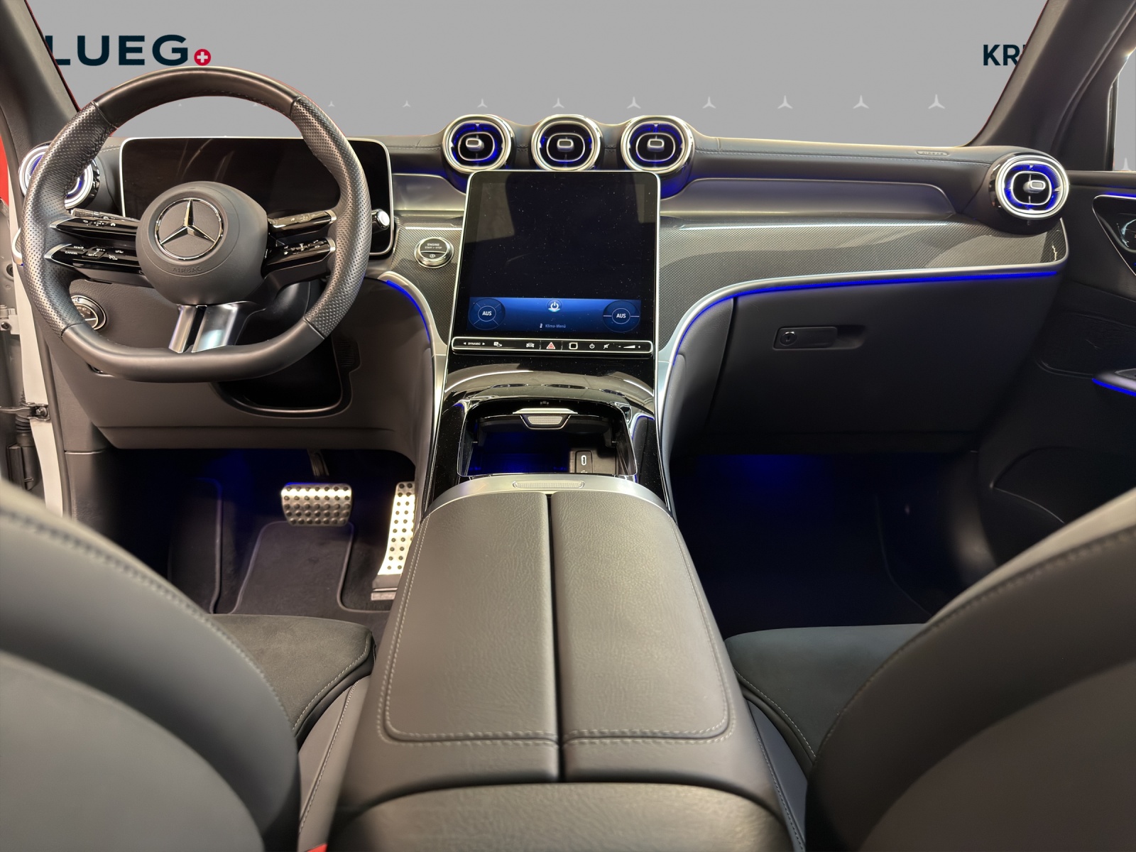 MERCEDES-BENZ GLC 300 4M - AMG / 360 Grad Kamera / Panorama-Dach / AHK-image-11
