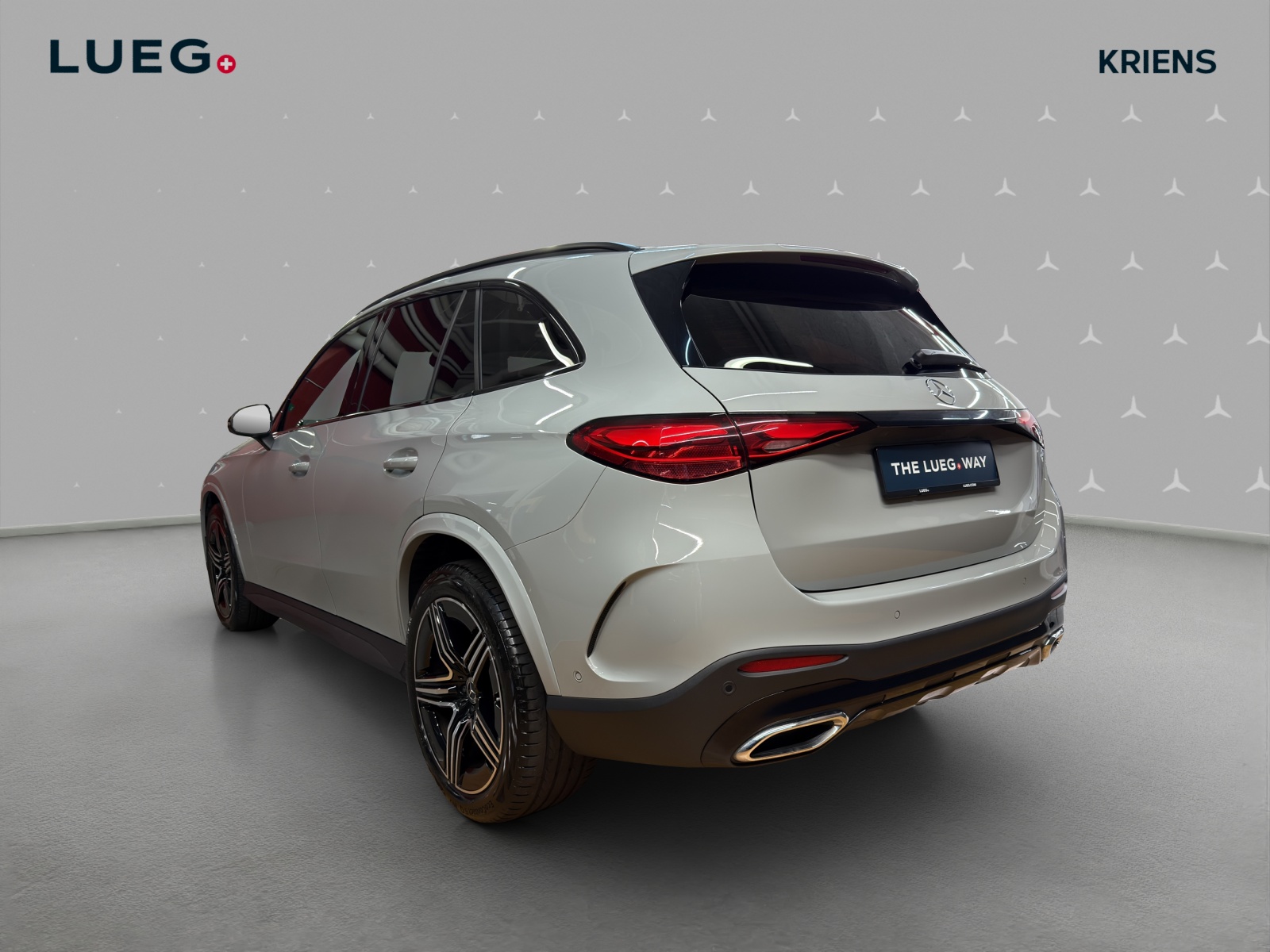 MERCEDES-BENZ GLC 300 4M - AMG / 360 Grad Kamera / Panorama-Dach / AHK-image-2