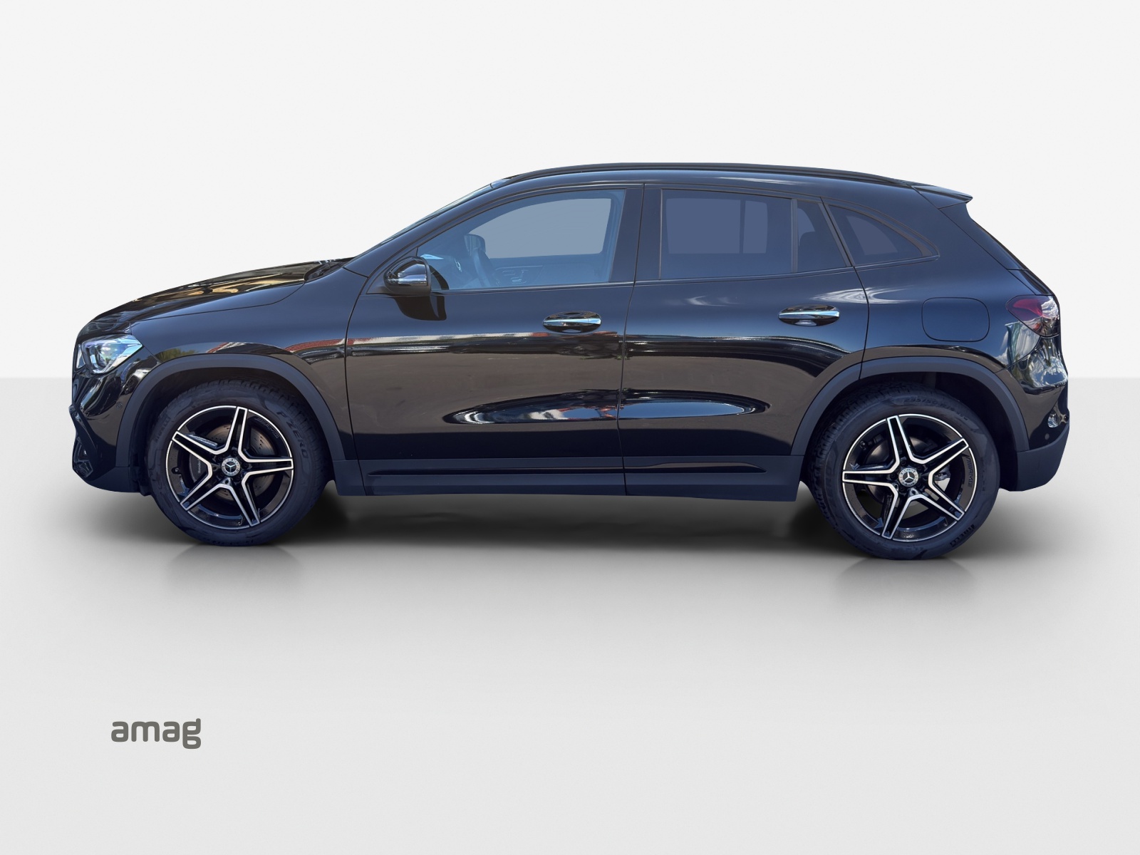 MERCEDES-BENZ GLA 200 AMG Line 7G-DCT-image-1