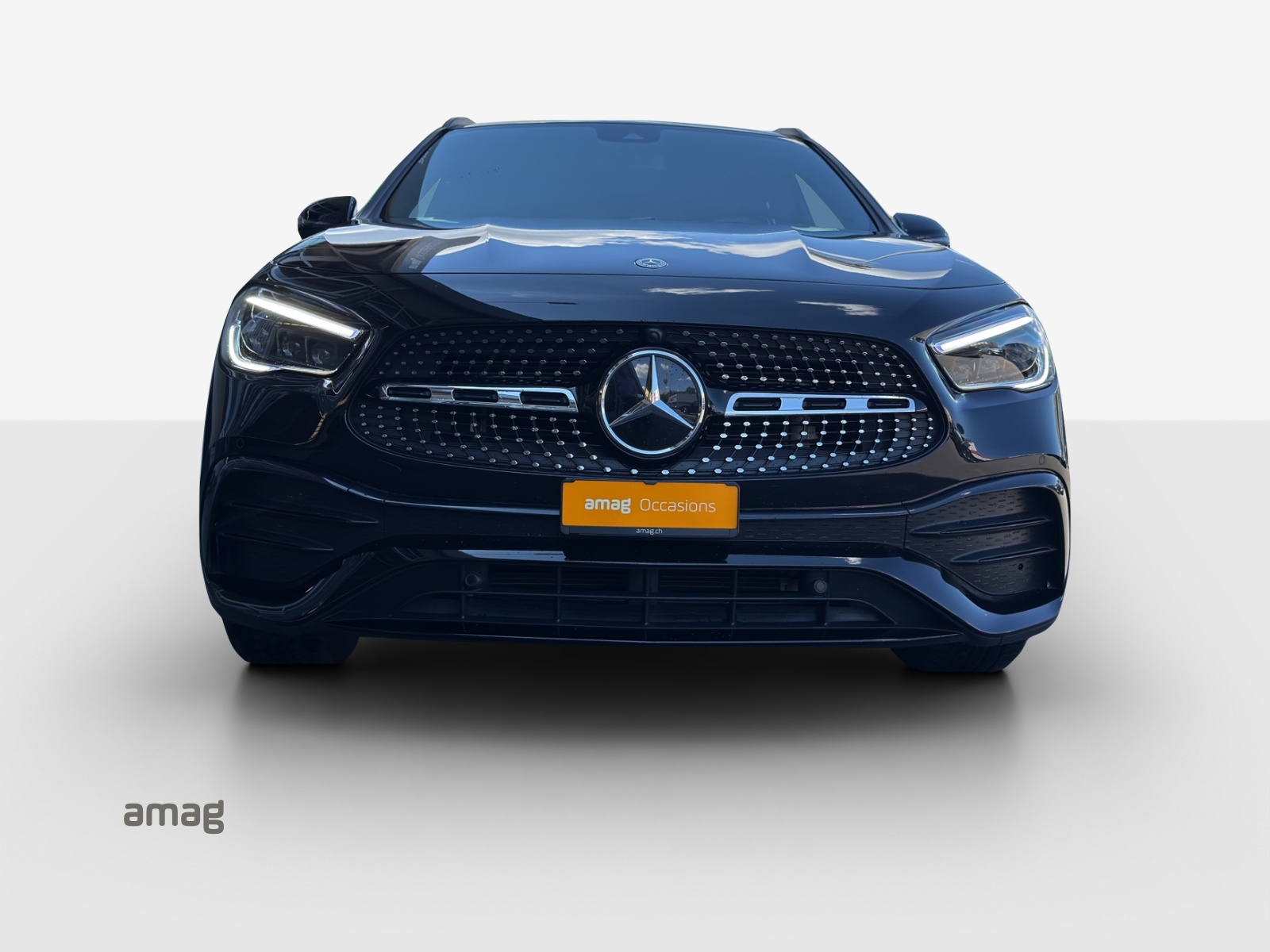MERCEDES-BENZ GLA 200 AMG Line 7G-DCT-image-6