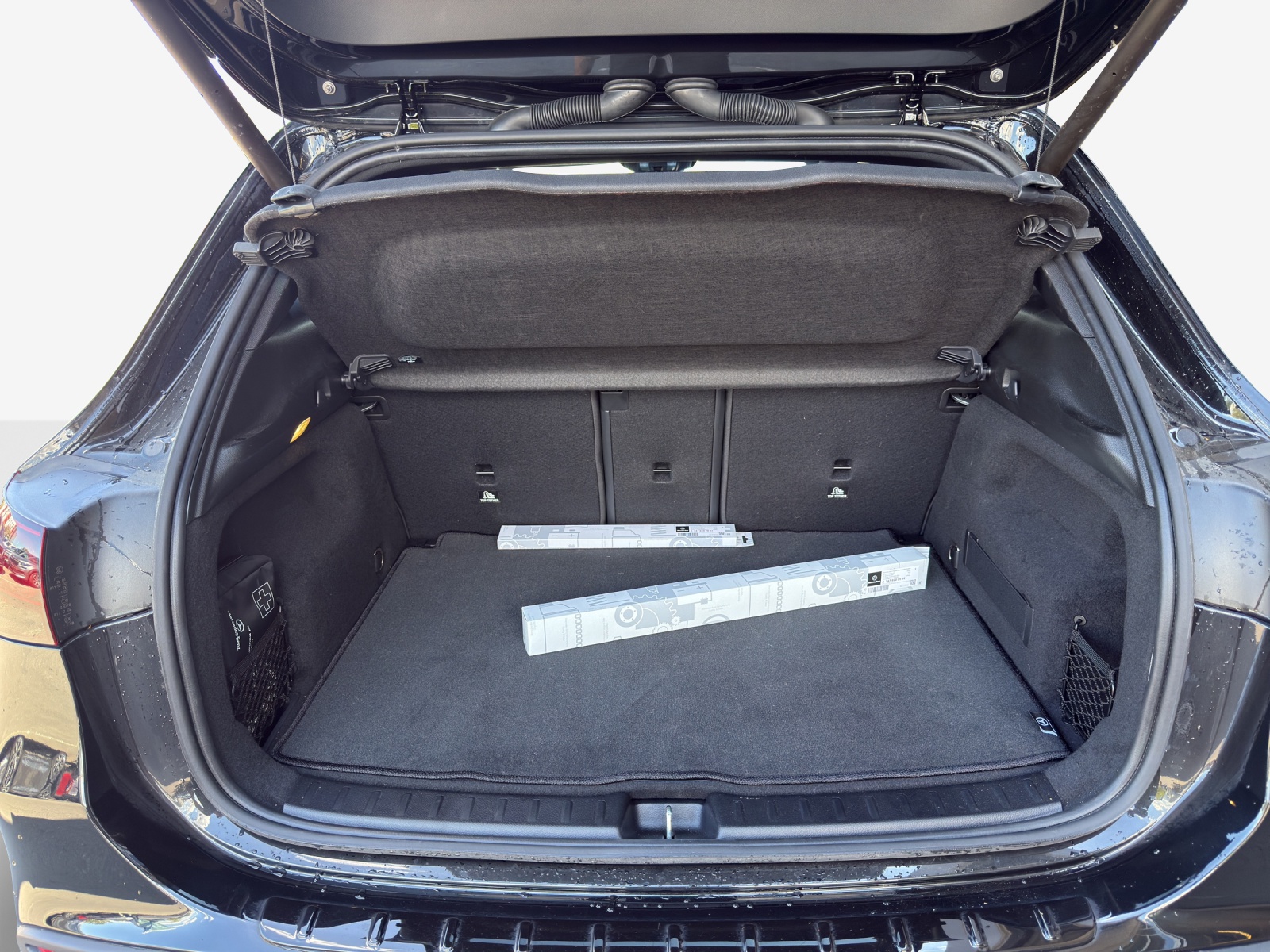 MERCEDES-BENZ GLA 200 AMG Line 7G-DCT-image-12