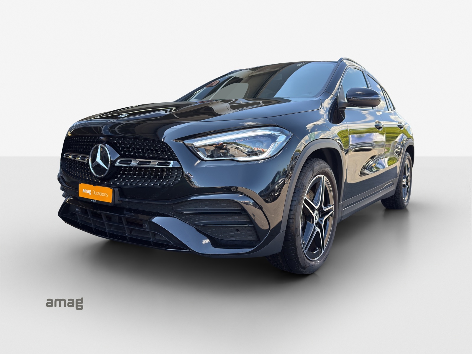 MERCEDES-BENZ GLA 200 AMG Line 7G-DCT-image-0