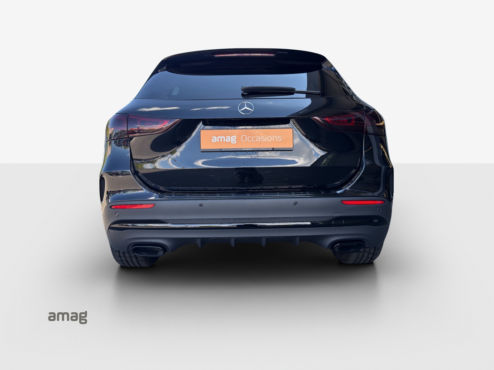 MERCEDES-BENZ GLA 200 AMG Line 7G-DCT-image-3