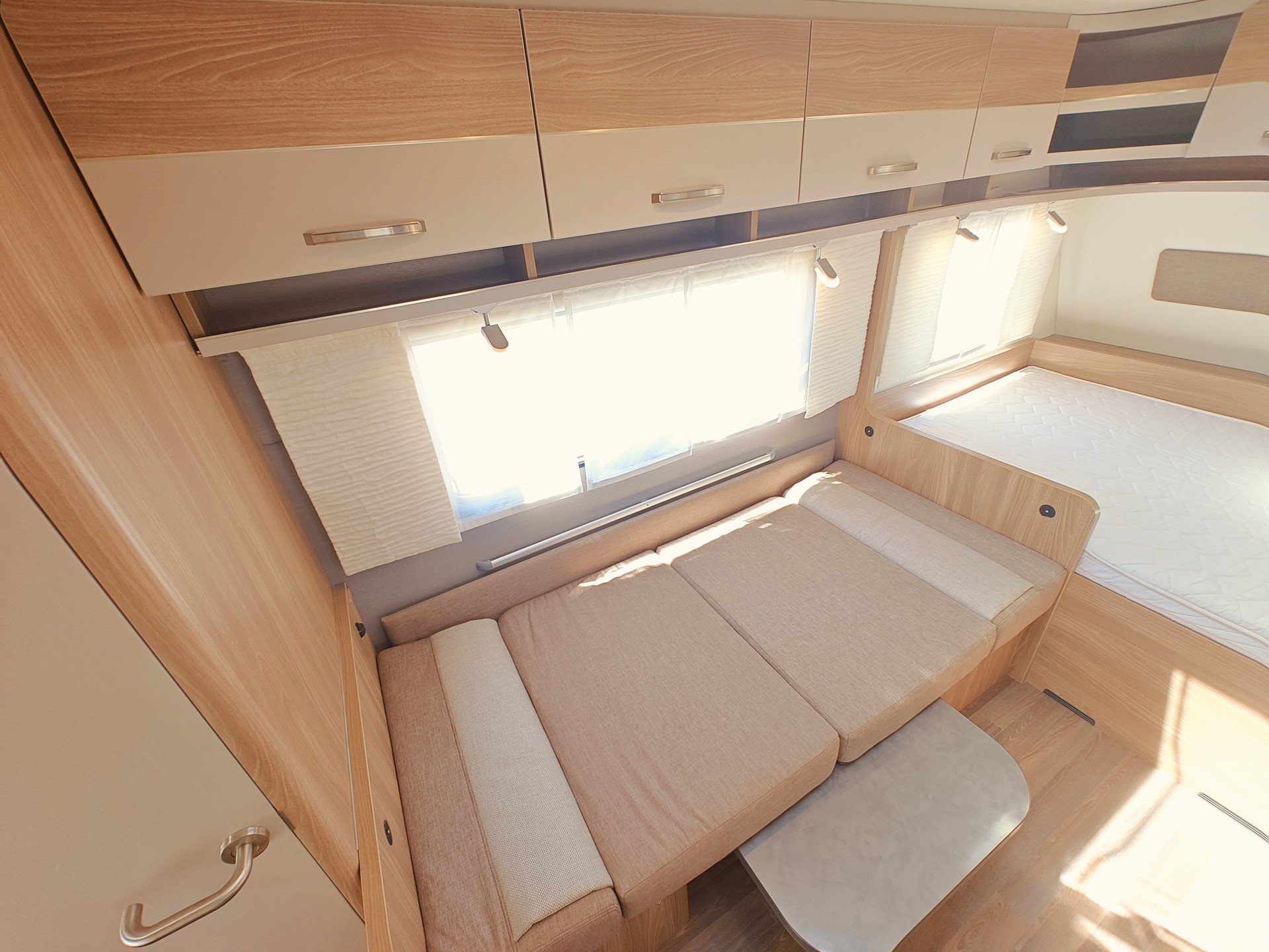 BÜRSTNER Premio 495 TK -- Stockbett -- Markise & SET -- Luftvorzelt-image-12