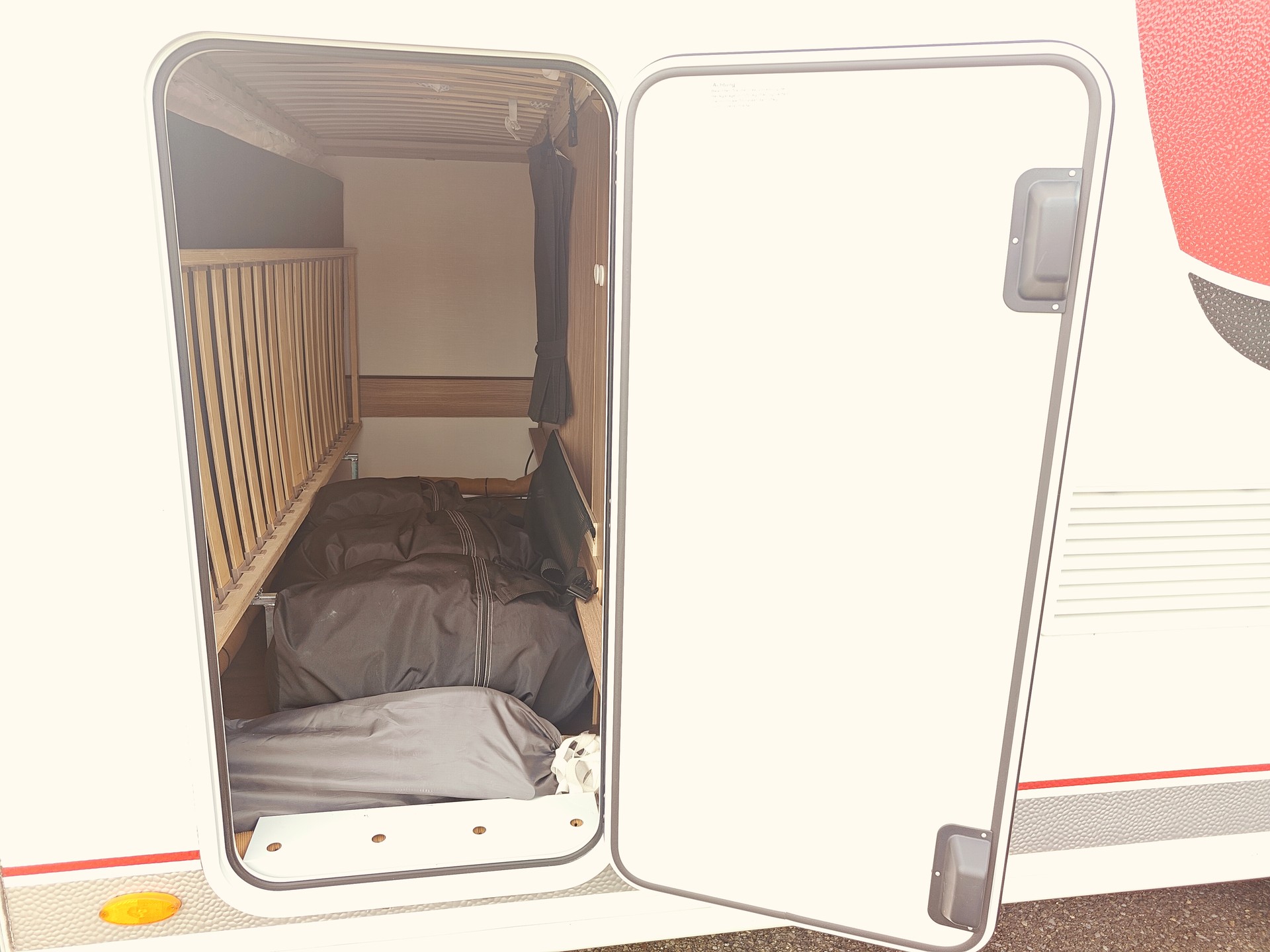 BÜRSTNER Premio 495 TK -- Stockbett -- Markise & SET -- Luftvorzelt-image-7