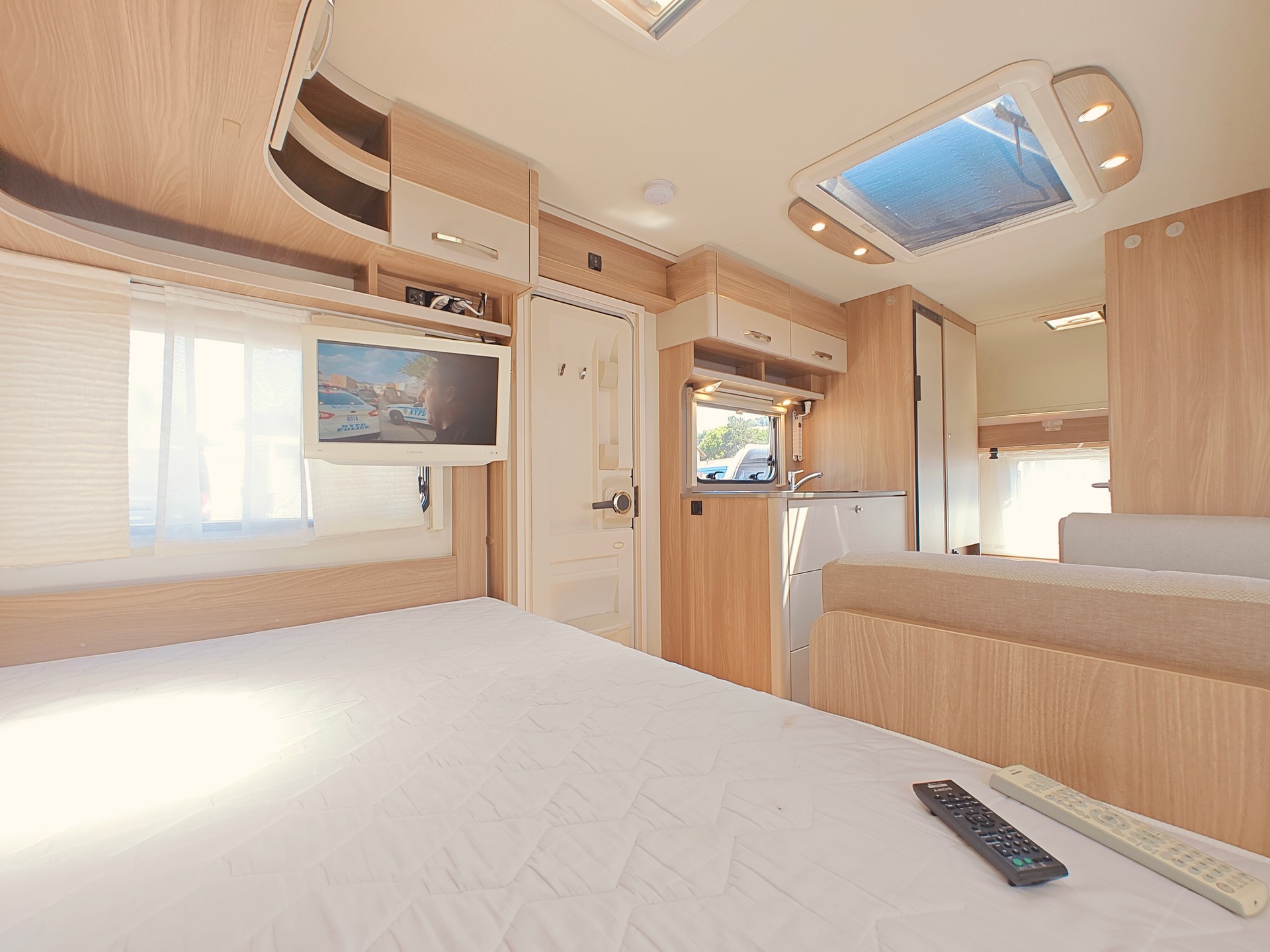 BÜRSTNER Premio 495 TK -- Stockbett -- Markise & SET -- Luftvorzelt-image-17