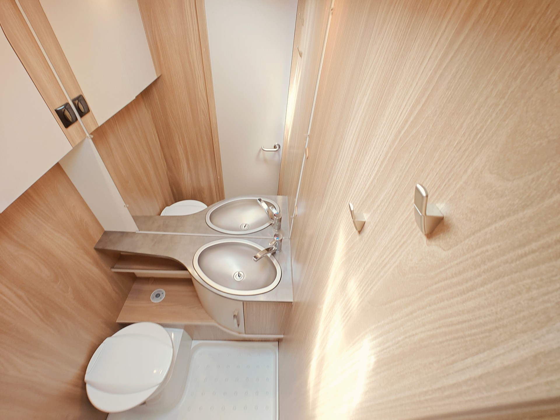 BÜRSTNER Premio 495 TK -- Stockbett -- Markise & SET -- Luftvorzelt-image-20