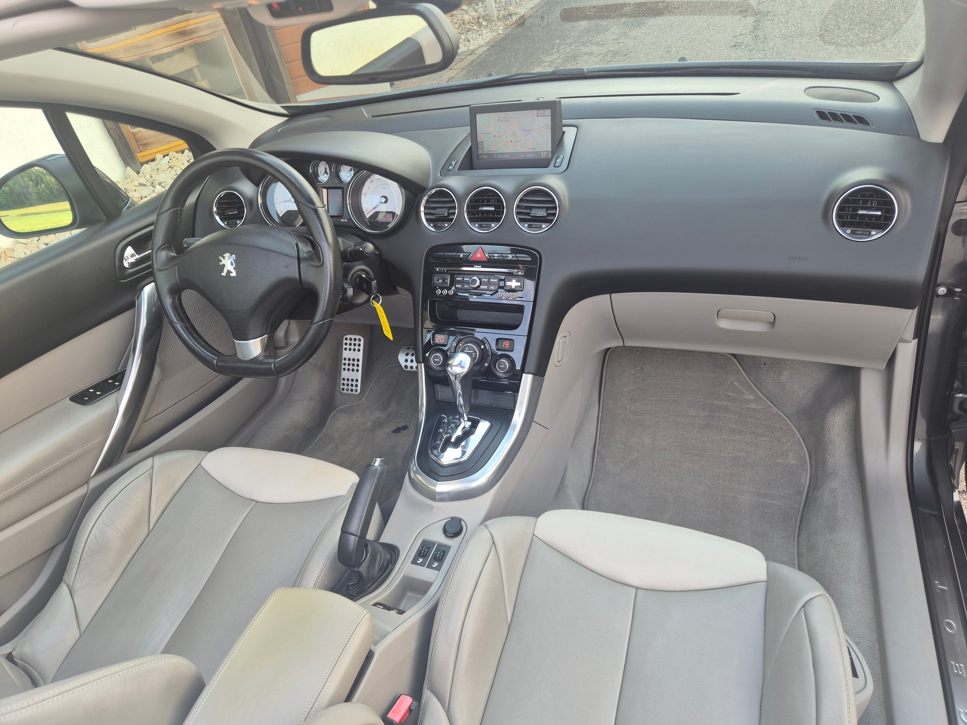 PEUGEOT 308 CC 1.6 16V Turbo Platinum Automatic-image-12