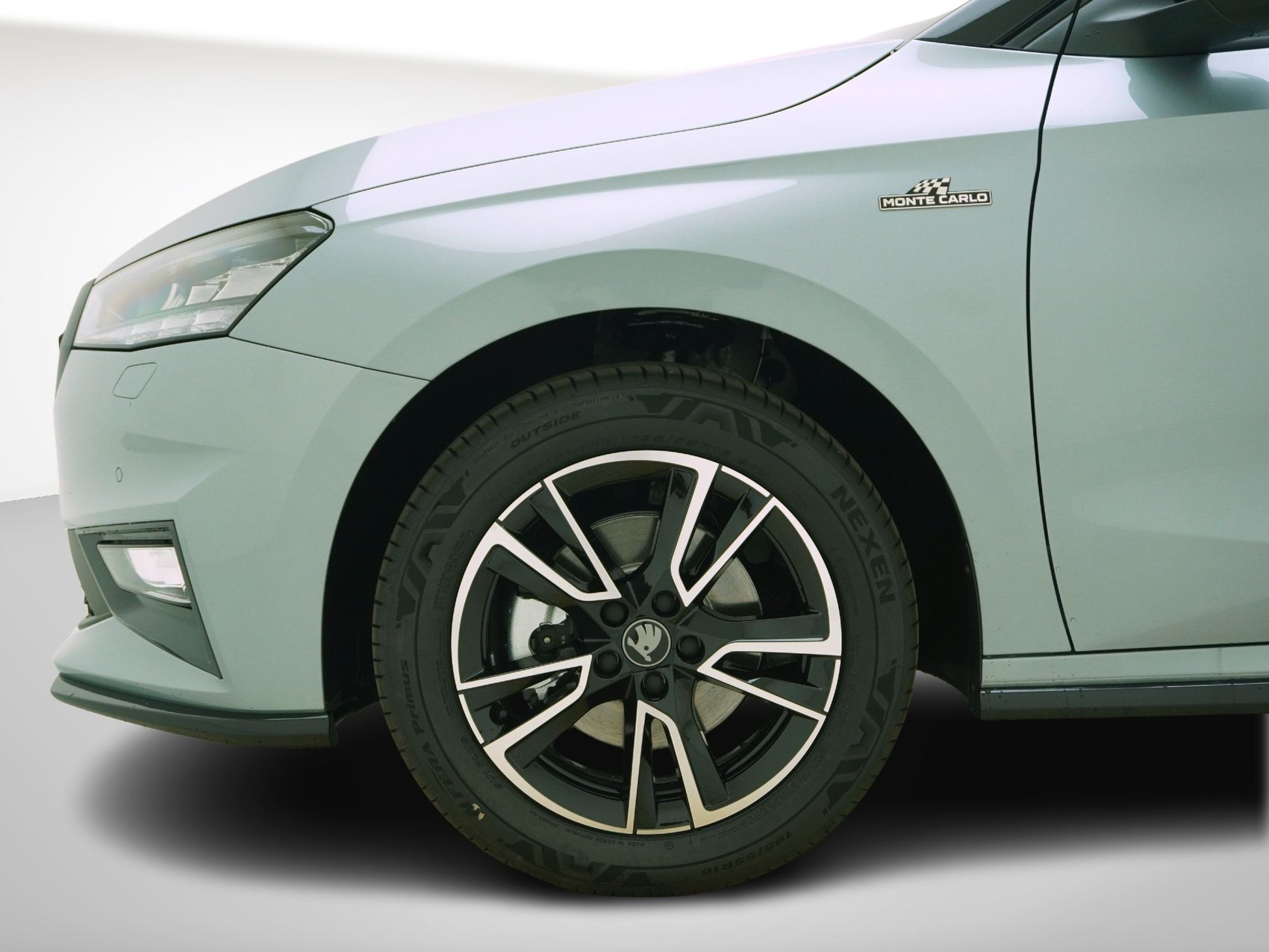 SKODA Fabia 1.0 TSI Monte Carlo DSG-image-8