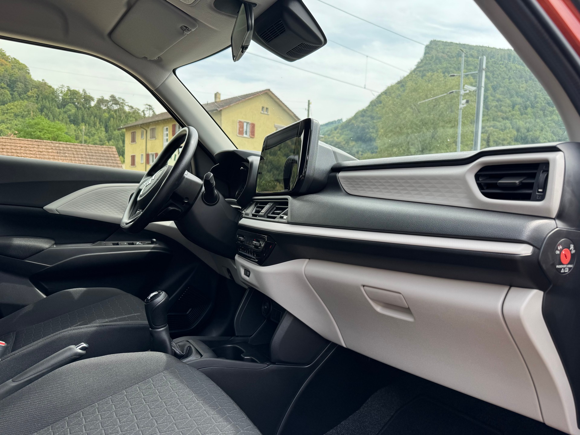 SUZUKI Swift 1.2 Compact+ Hybrid 4x4-image-9