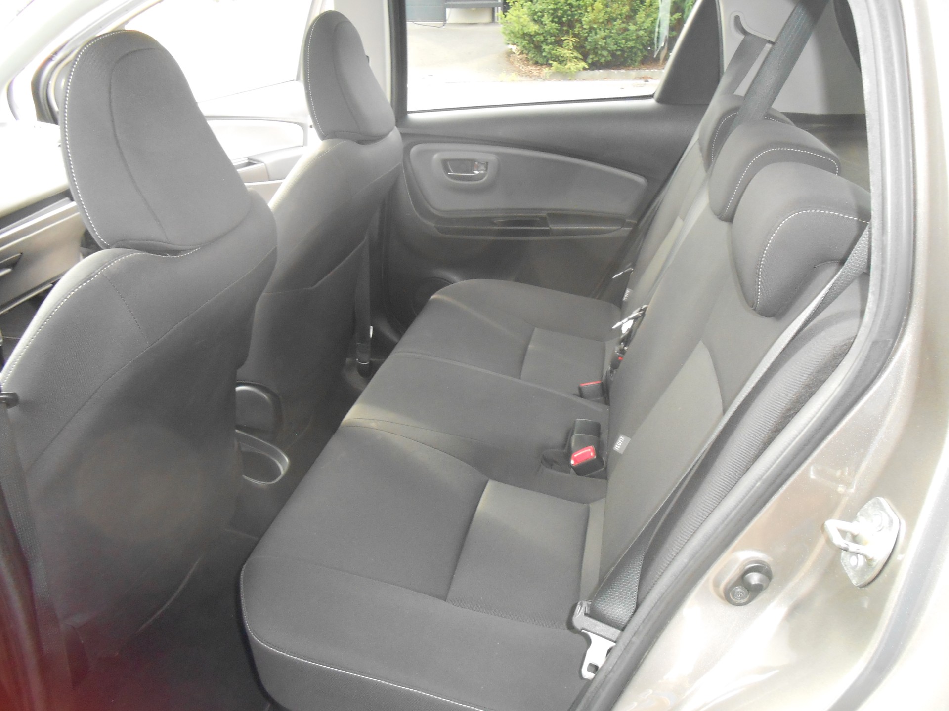 TOYOTA Yaris 1.5 VVT-i Hybrid Sol Premium e-CVT-image-8