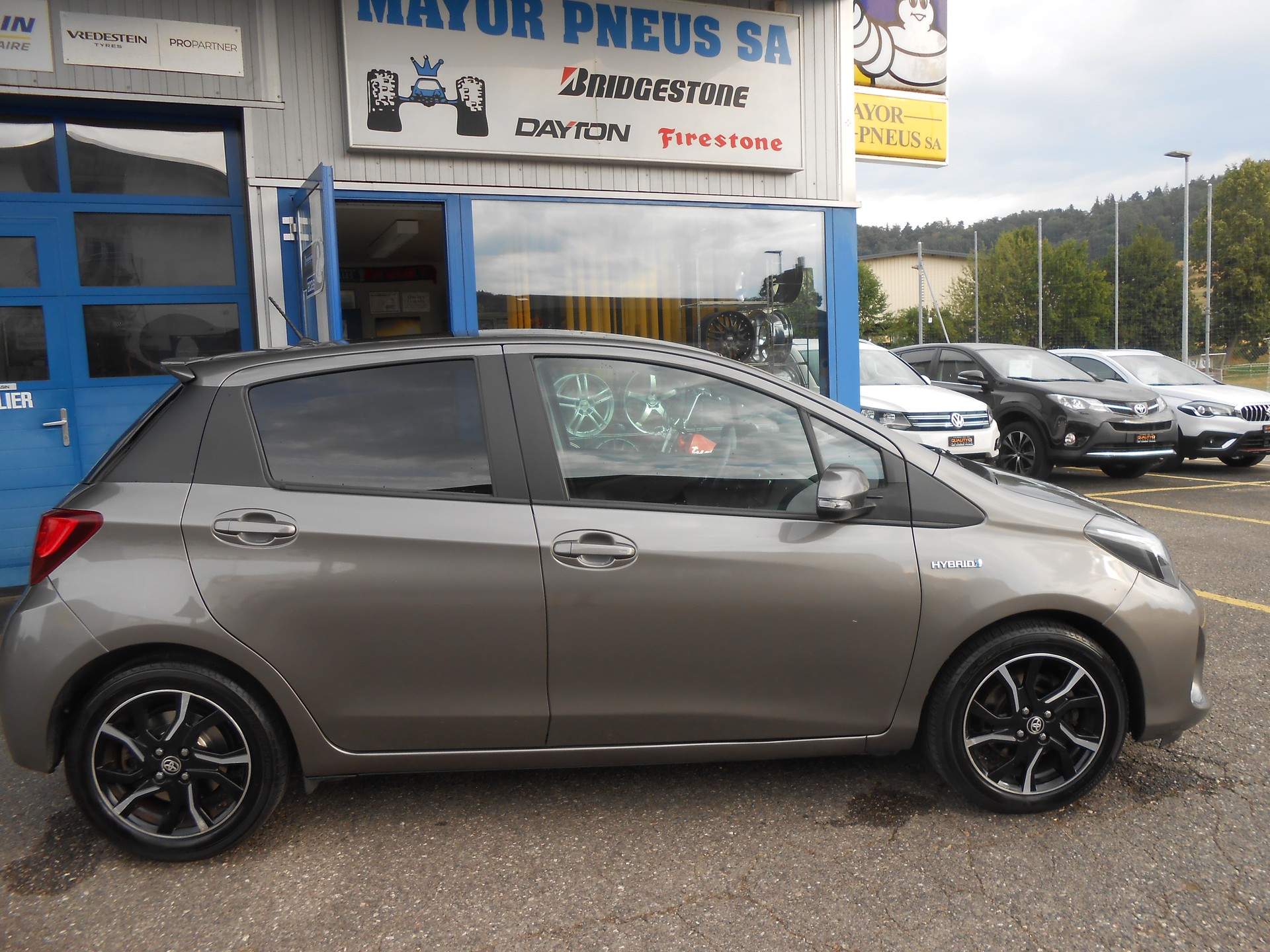 TOYOTA Yaris 1.5 VVT-i Hybrid Sol Premium e-CVT-image-3