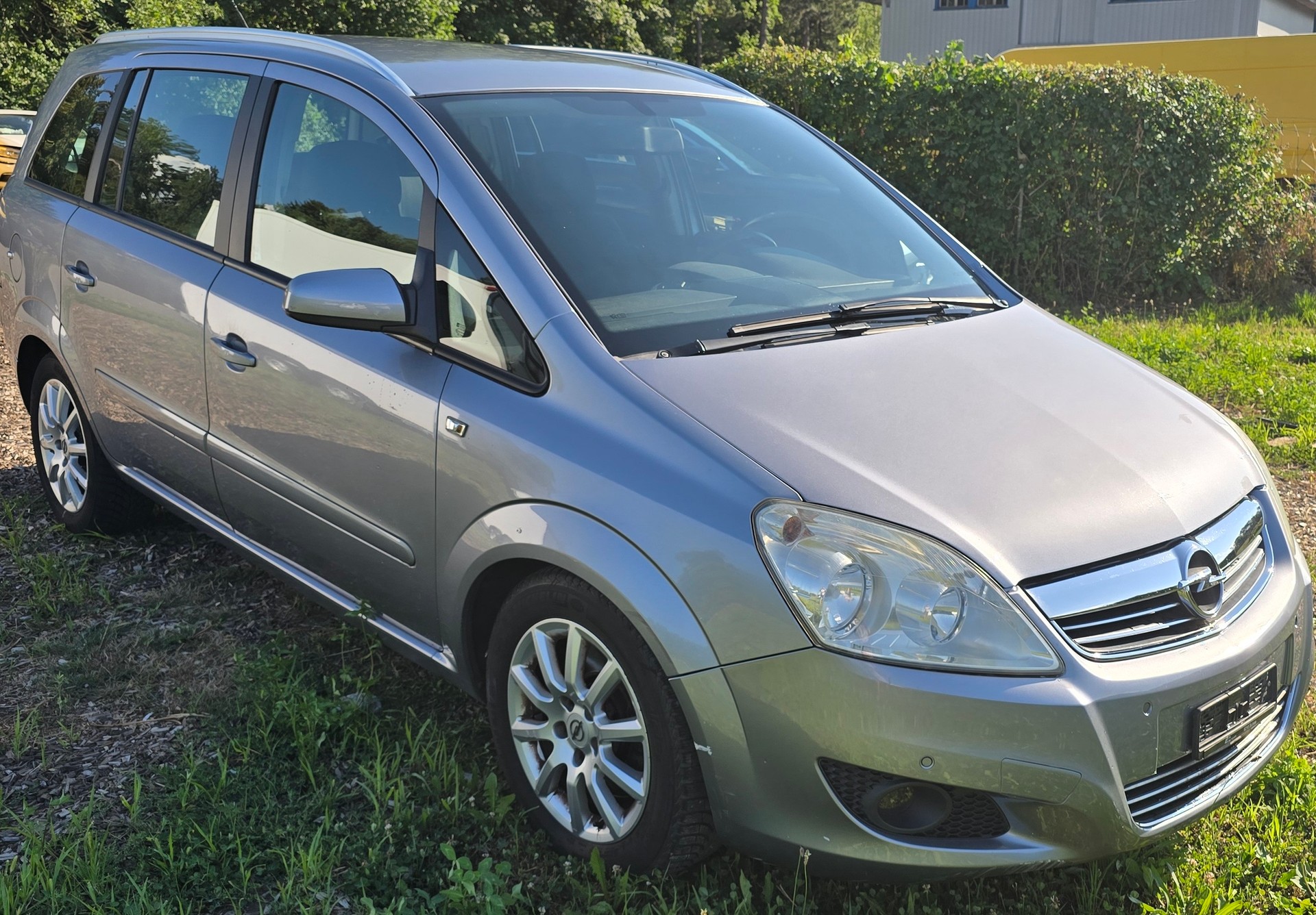 OPEL Zafira 1.9 CDTI Edition Automatic-image-1