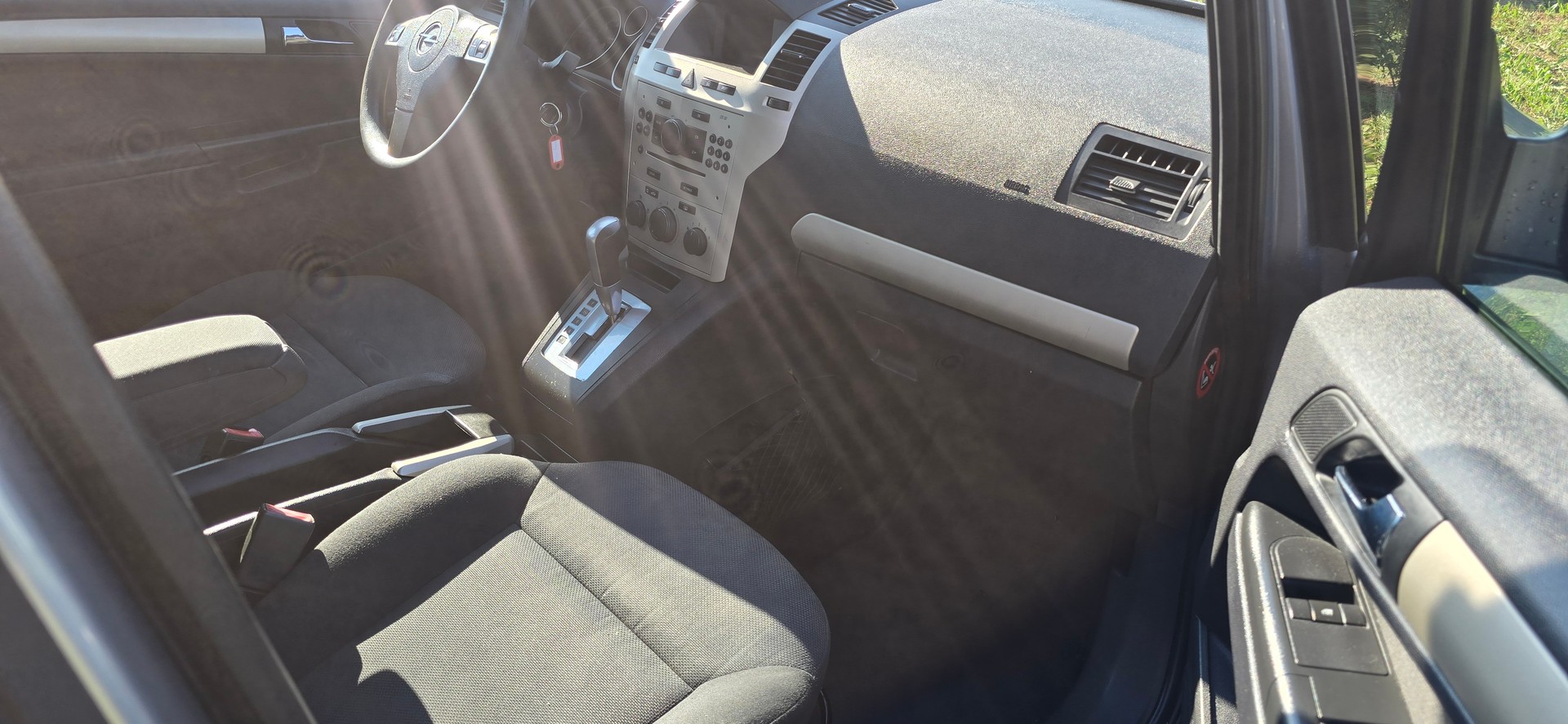 OPEL Zafira 1.9 CDTI Edition Automatic-image-10