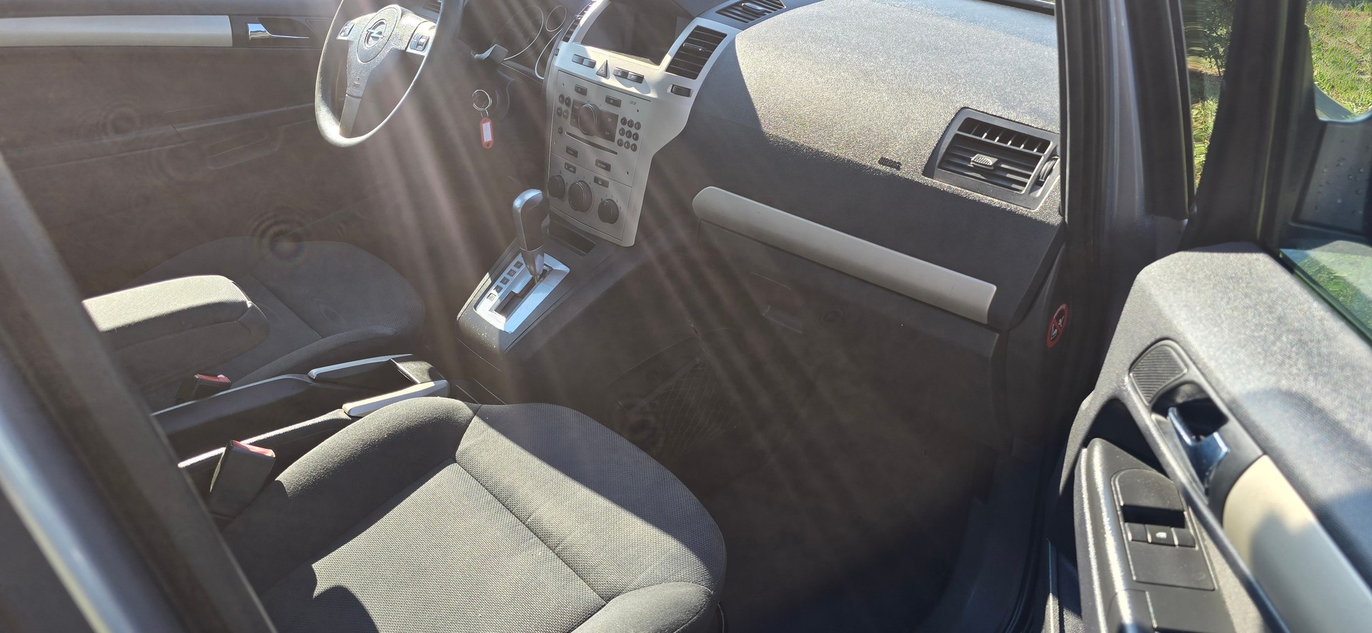 OPEL Zafira 1.9 CDTI Edition Automatic-image-10