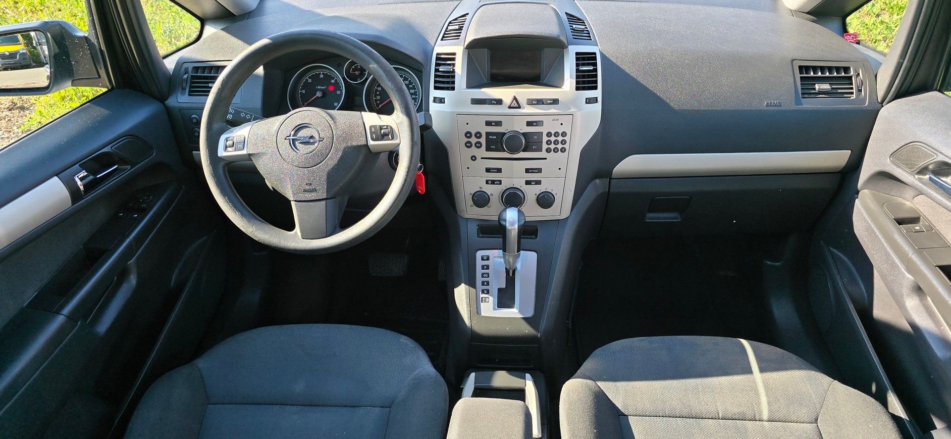 OPEL Zafira 1.9 CDTI Edition Automatic-image-13