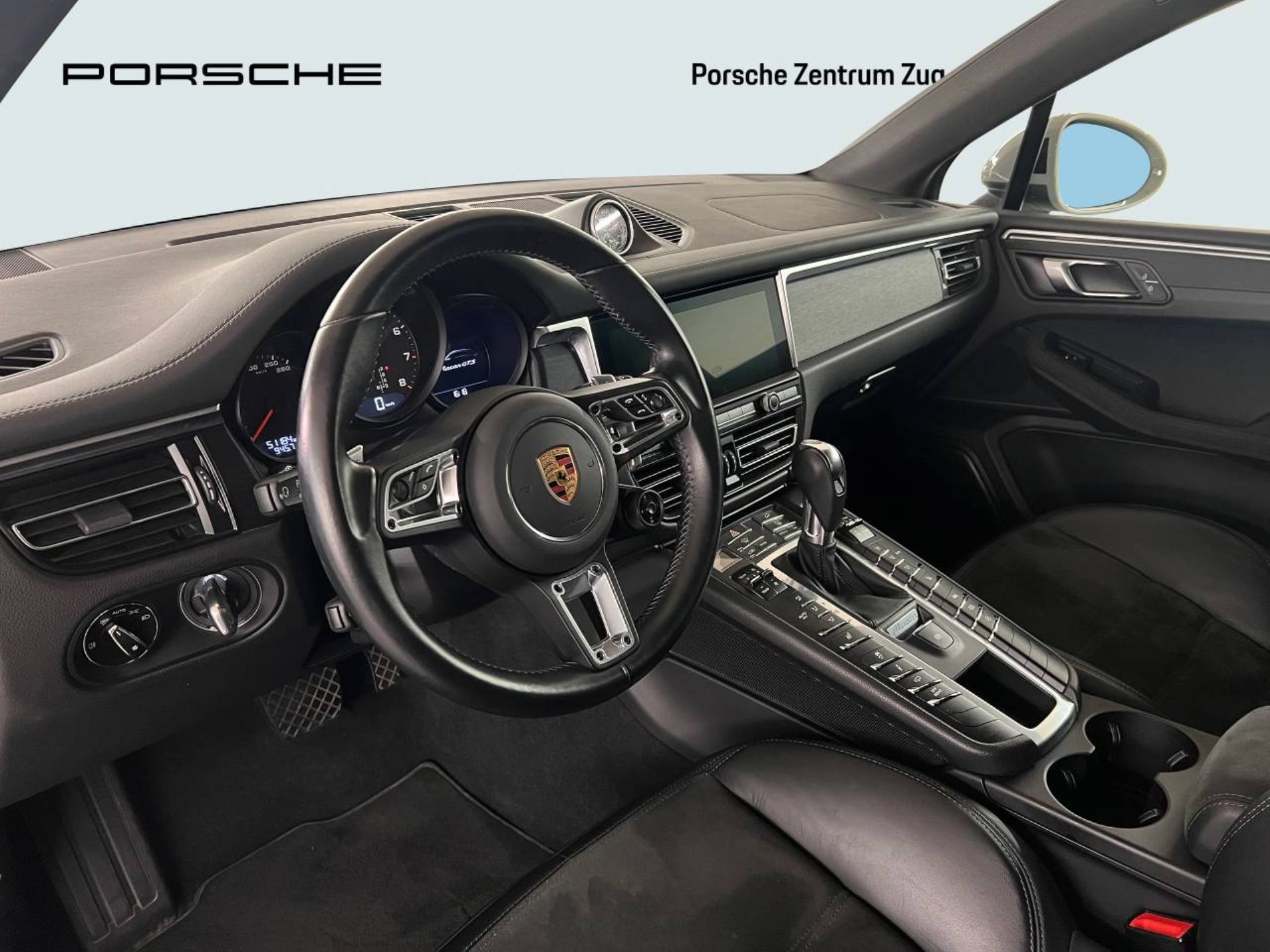 PORSCHE Macan GTS-showroom-element-3