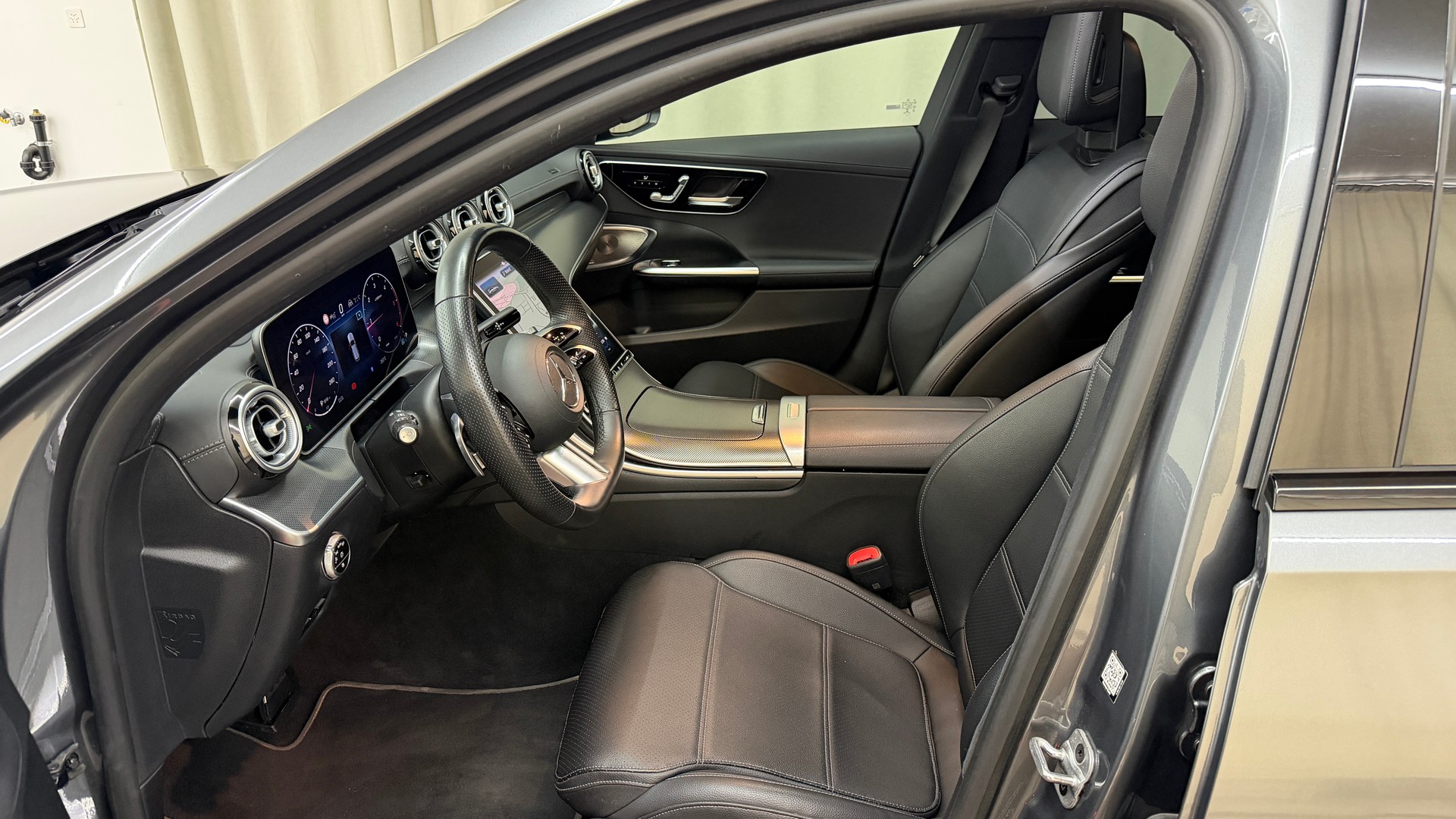 MERCEDES-BENZ C 220 d T 4Matic AMG Line-image-6