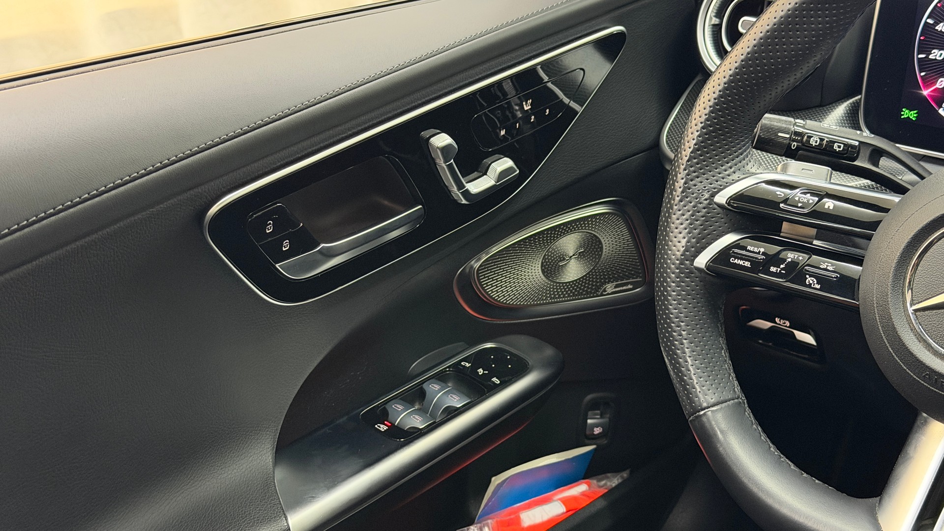 MERCEDES-BENZ C 220 d T 4Matic AMG Line-image-14
